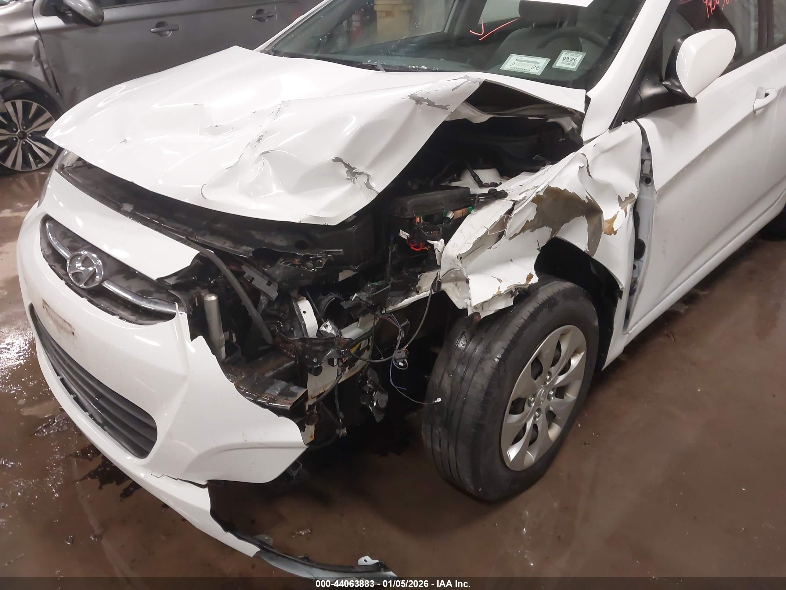 HYUNDAI ACCENT image 6