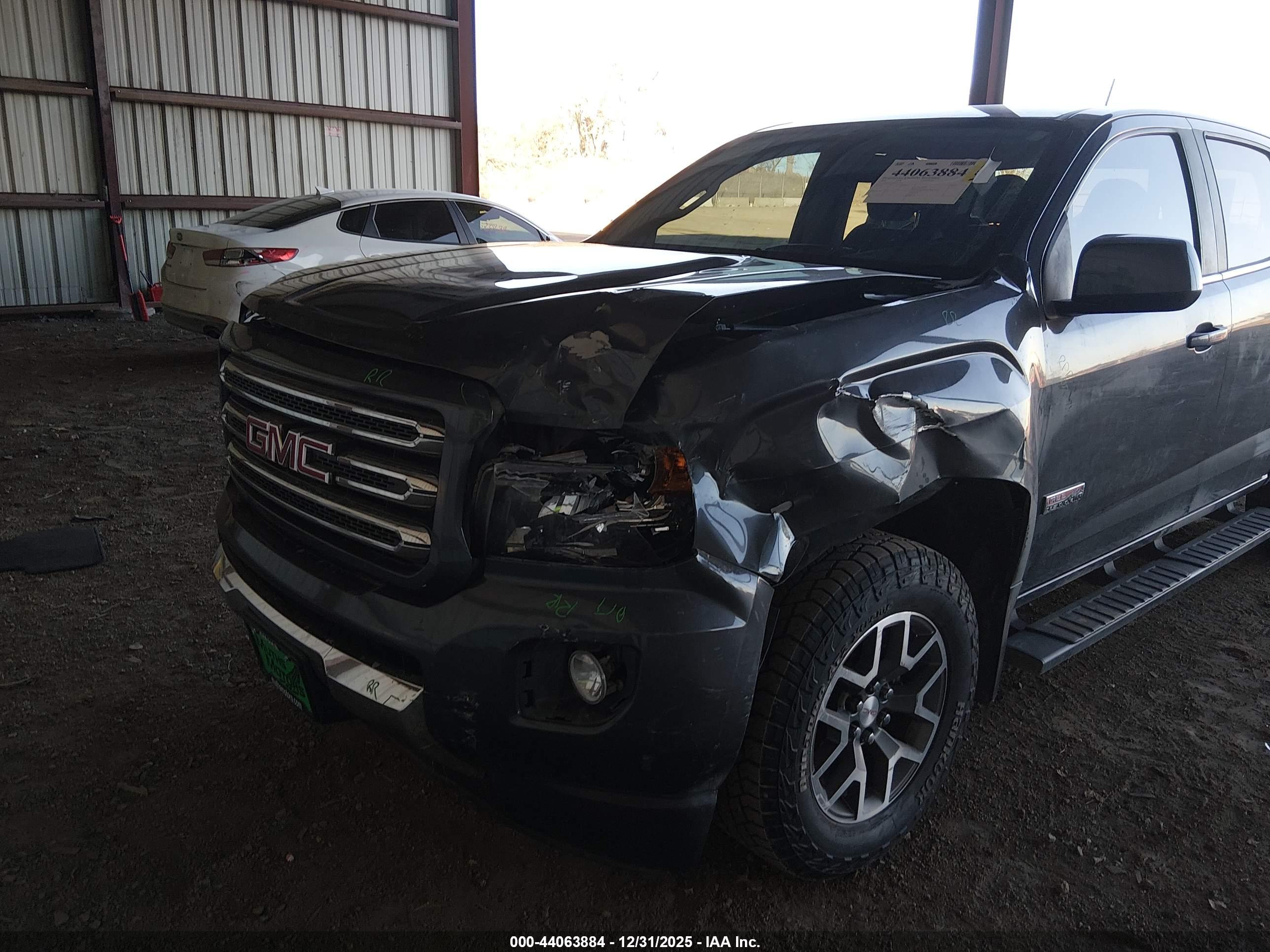 GMC CANYON image 6