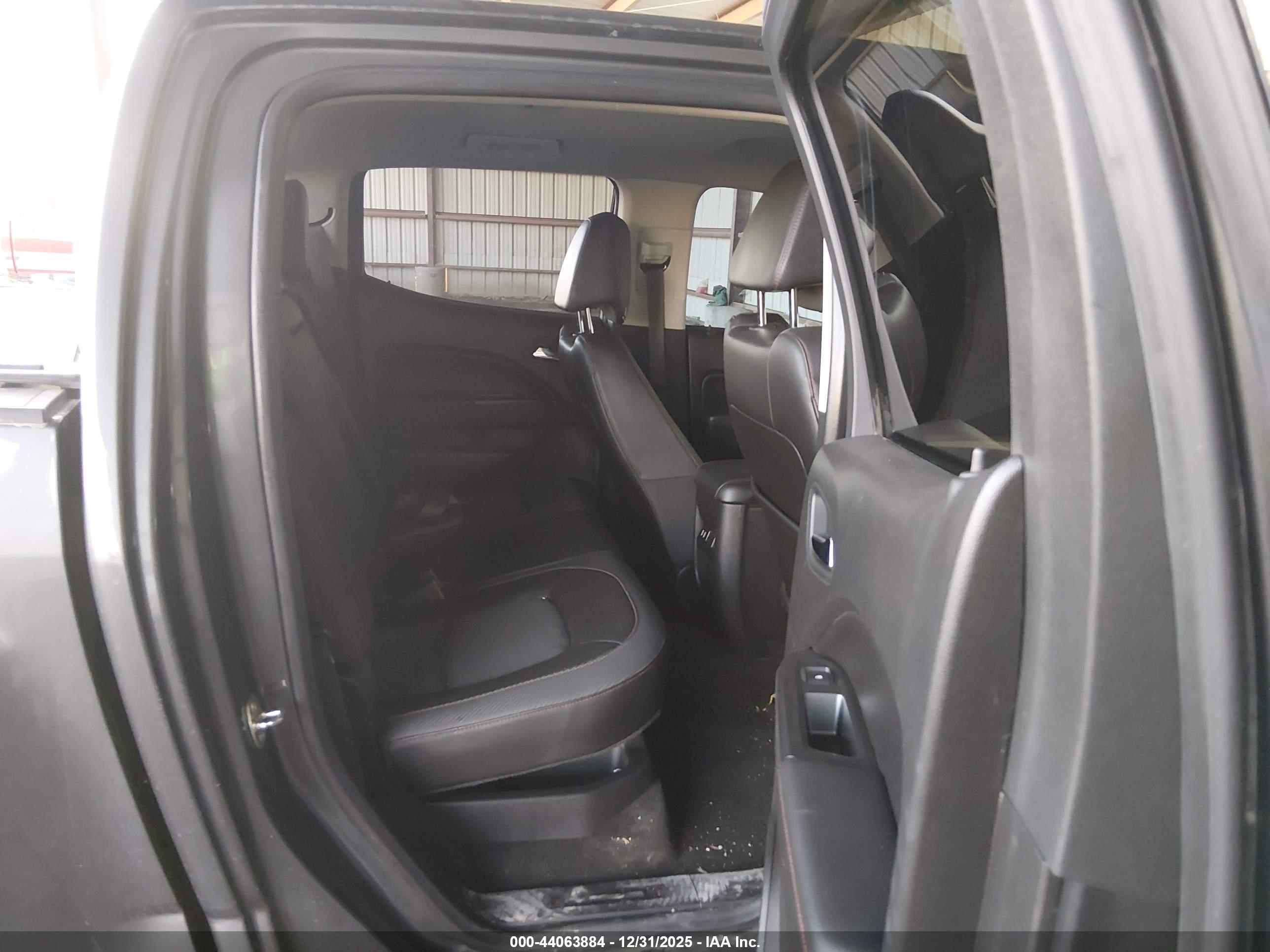 GMC CANYON image 8