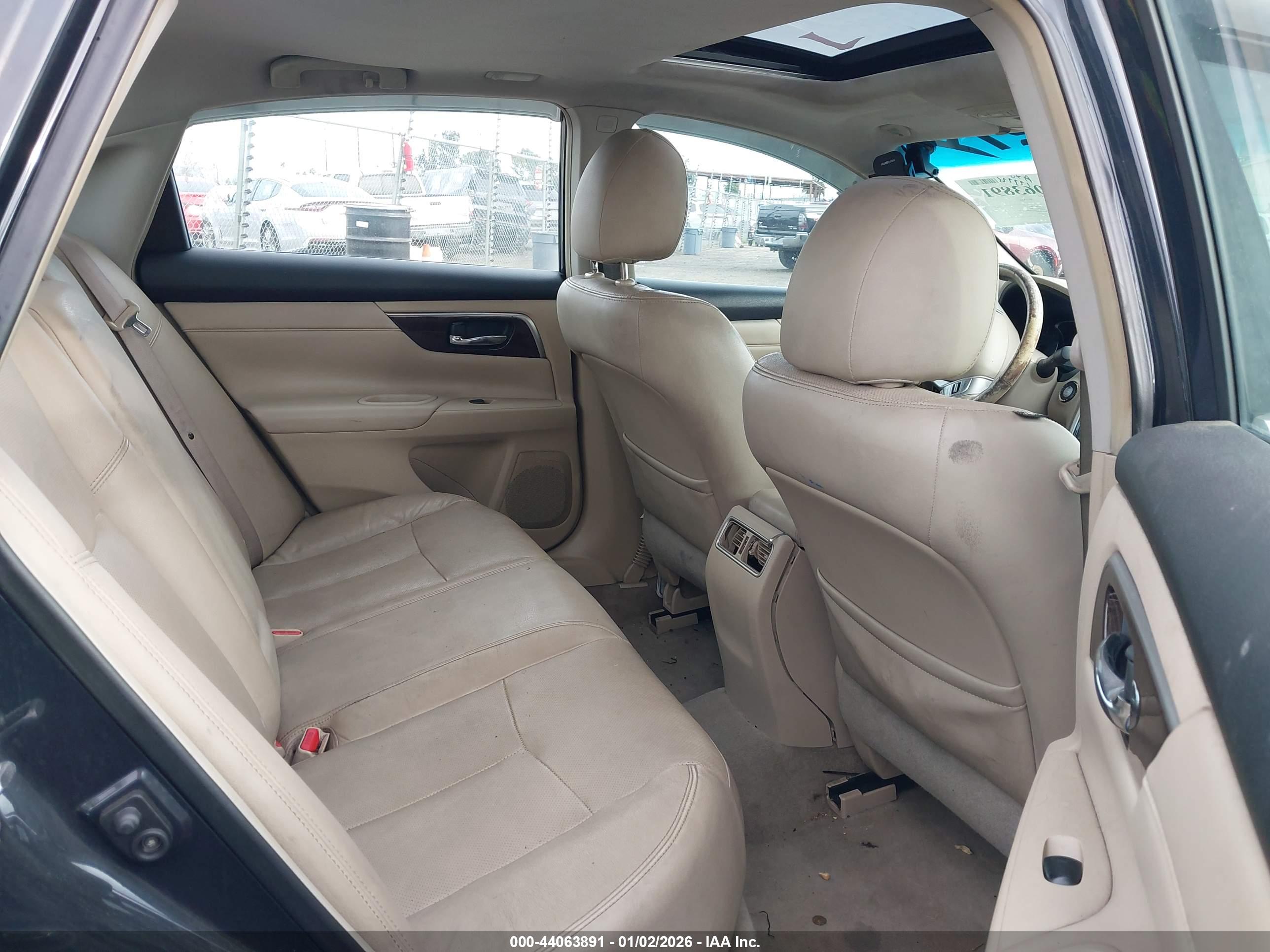 NISSAN ALTIMA image 8