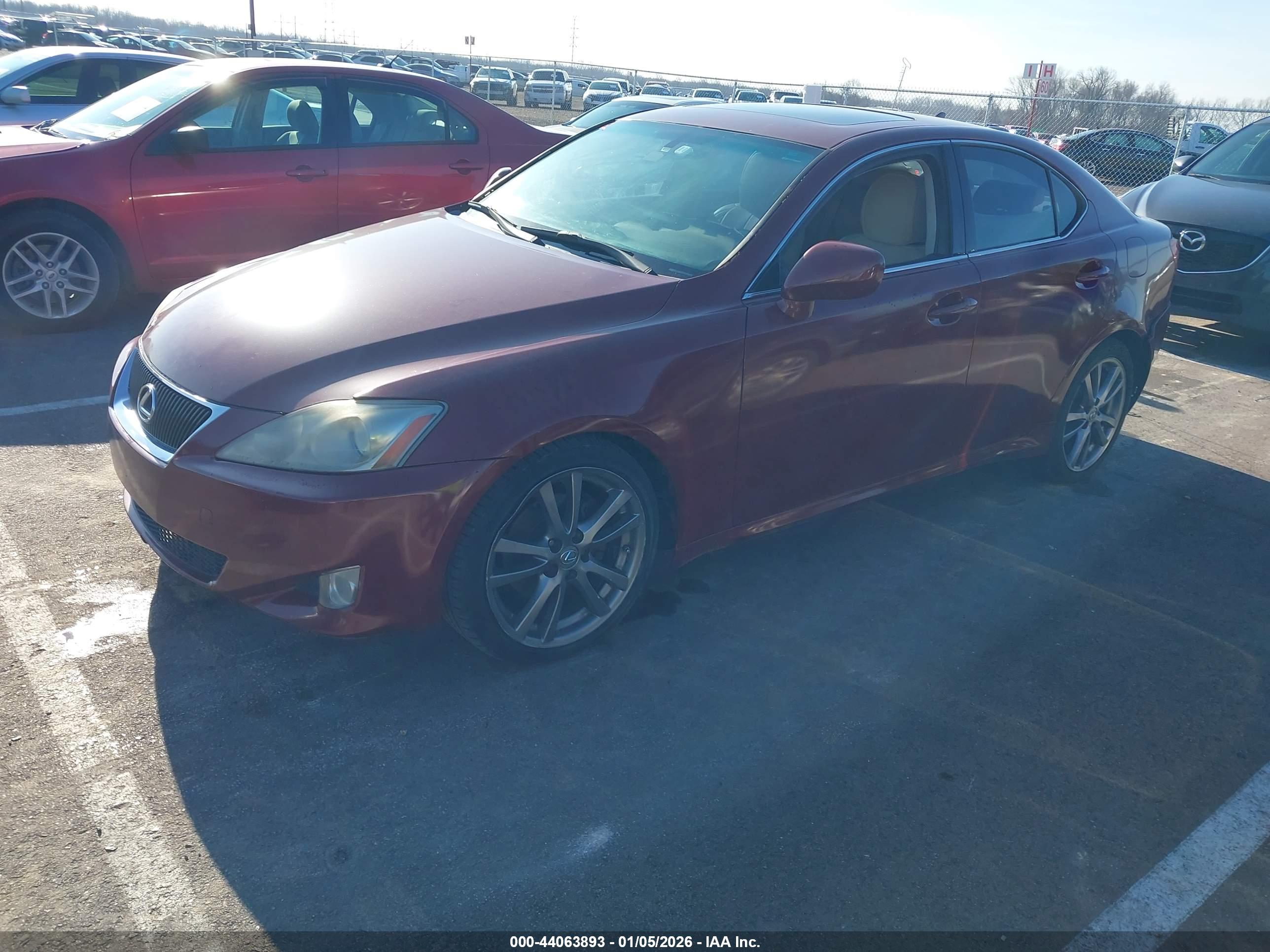LEXUS IS image 2