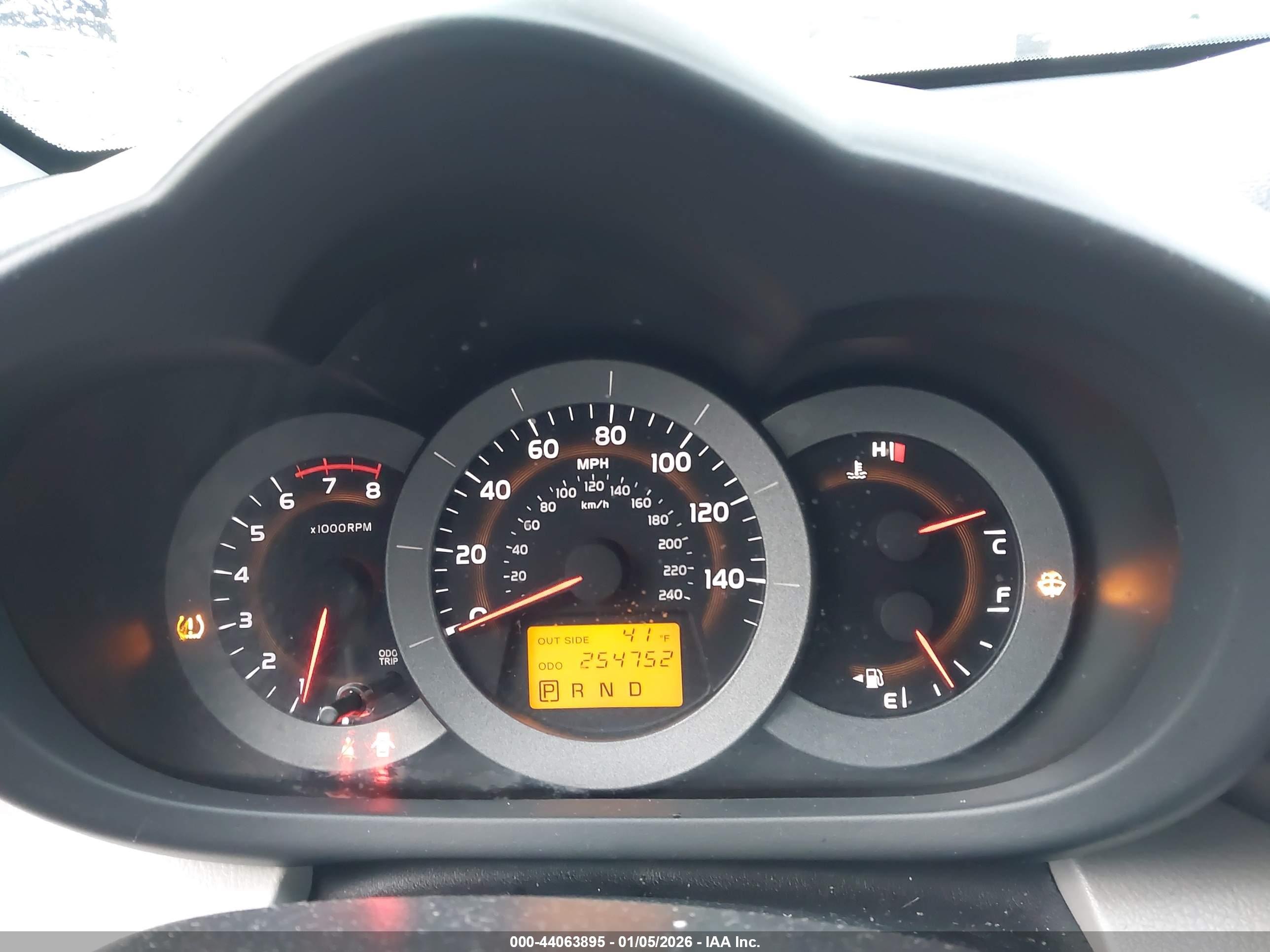 TOYOTA RAV4 image 7