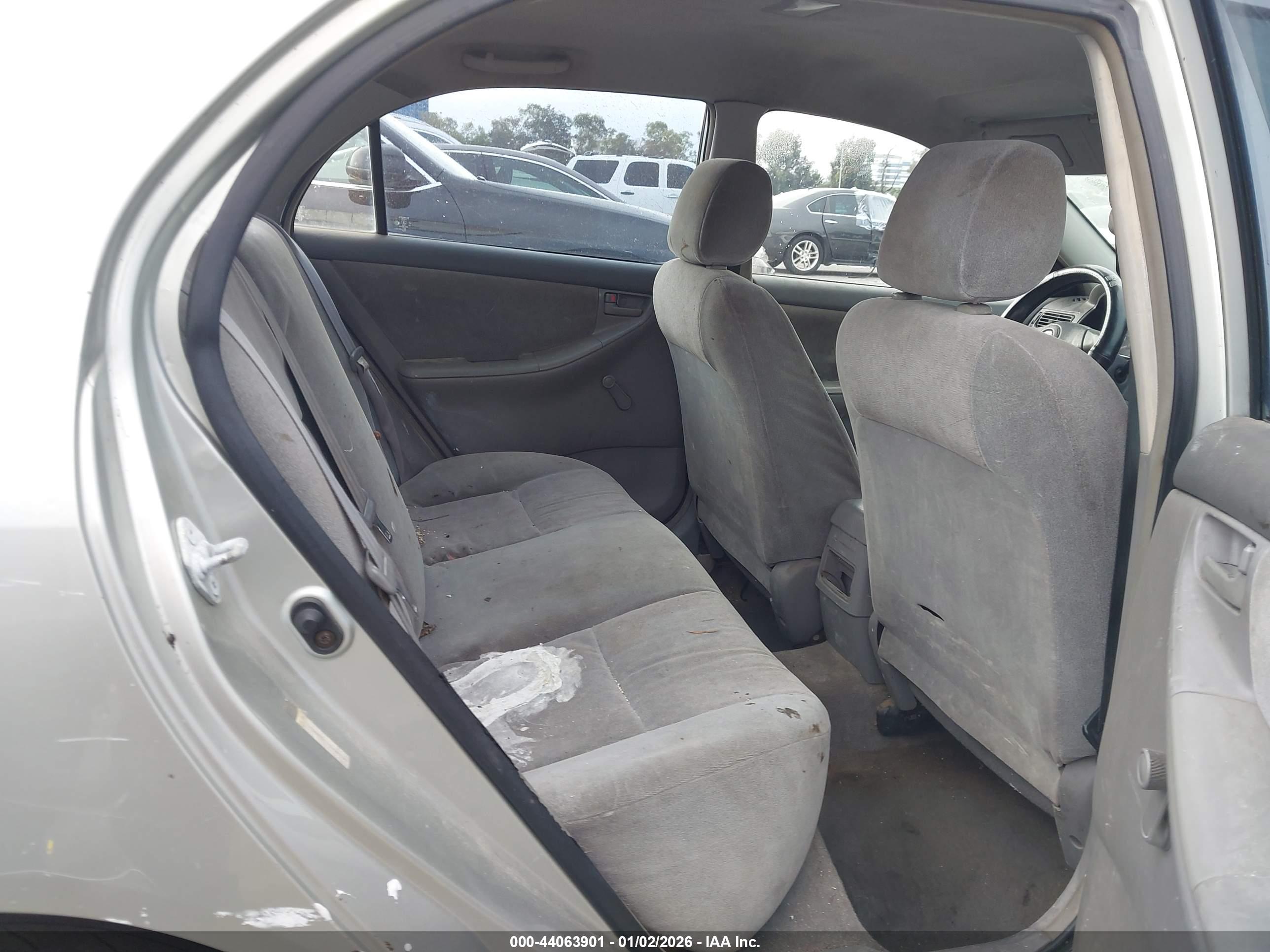 TOYOTA COROLLA image 8