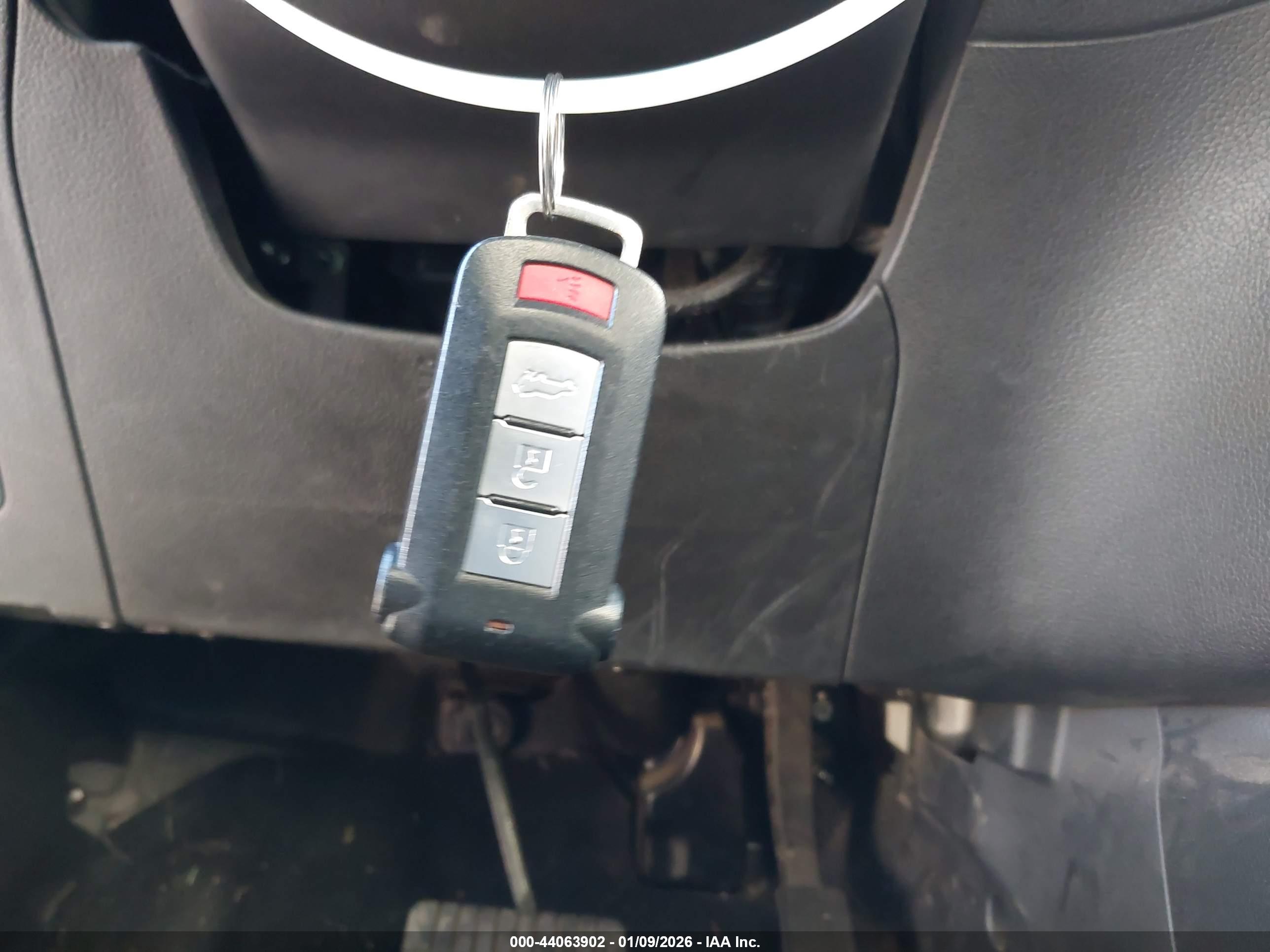 MITSUBISHI OUTLANDER image 11