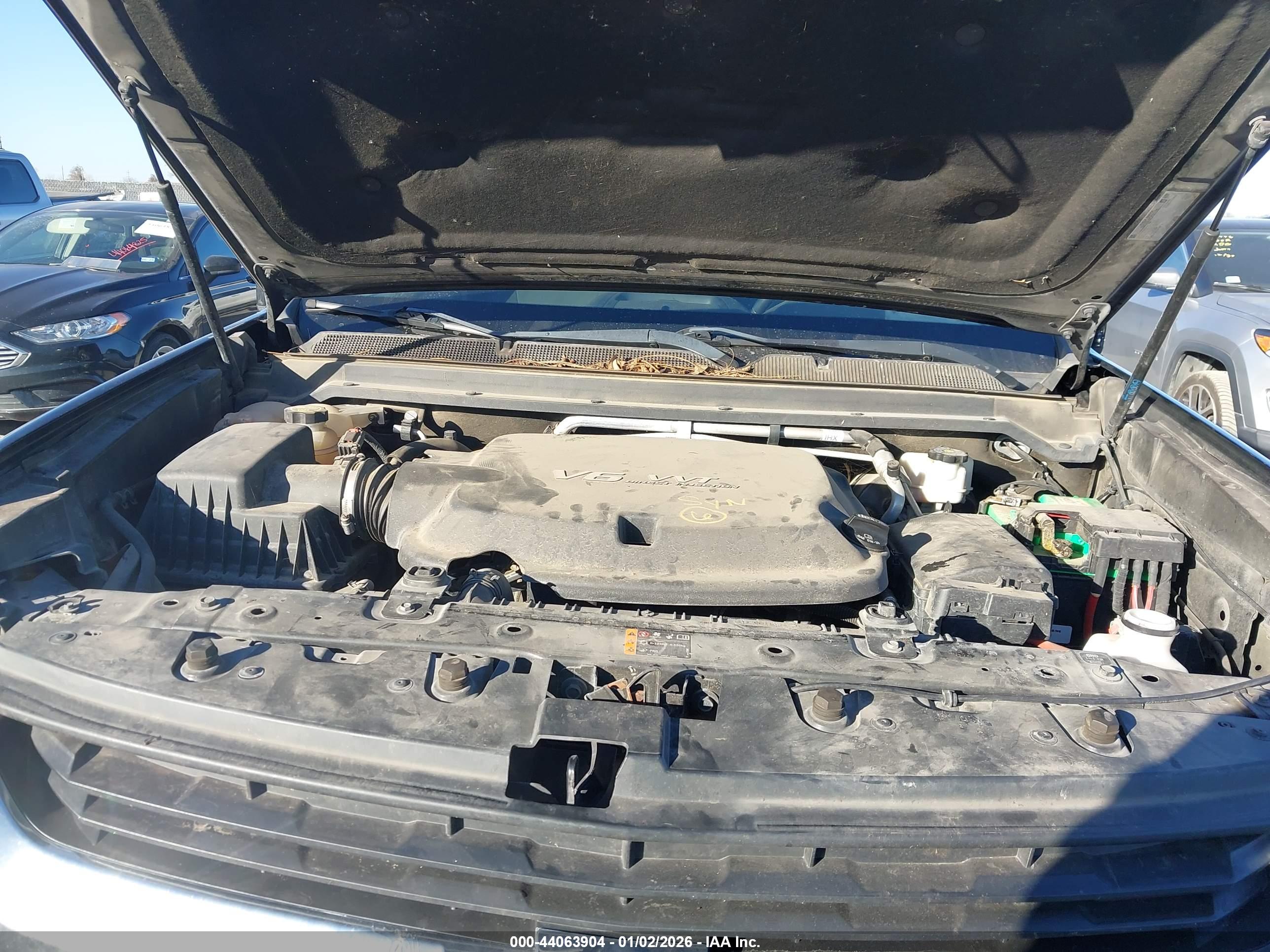 CHEVROLET COLORADO image 10