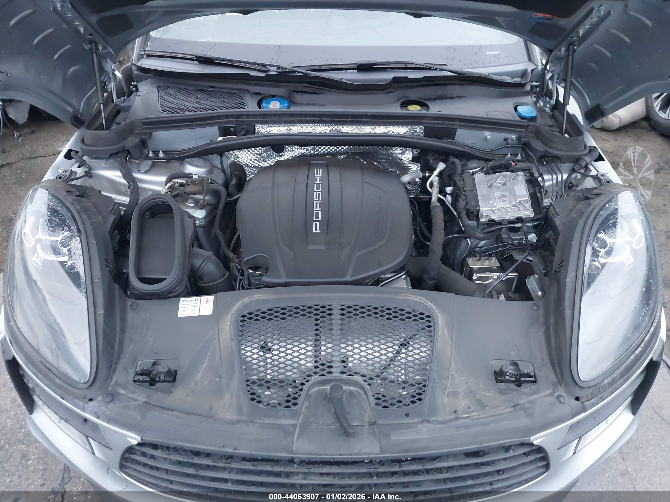 PORSCHE MACAN image 10