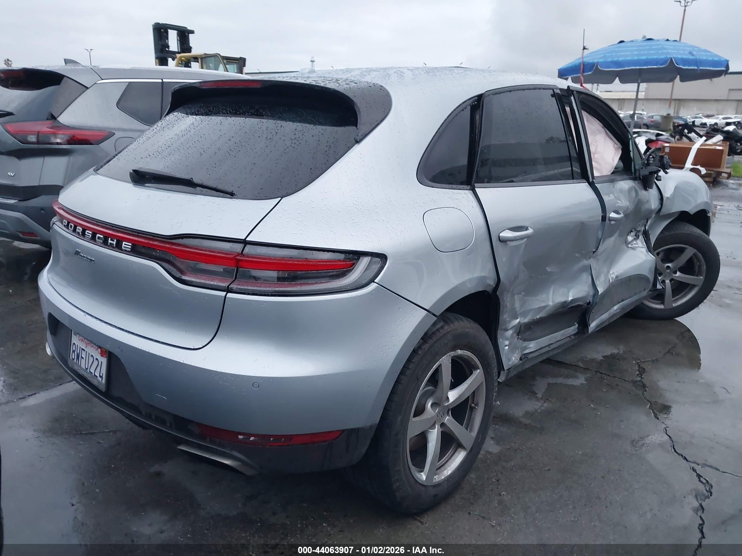 PORSCHE MACAN image 4