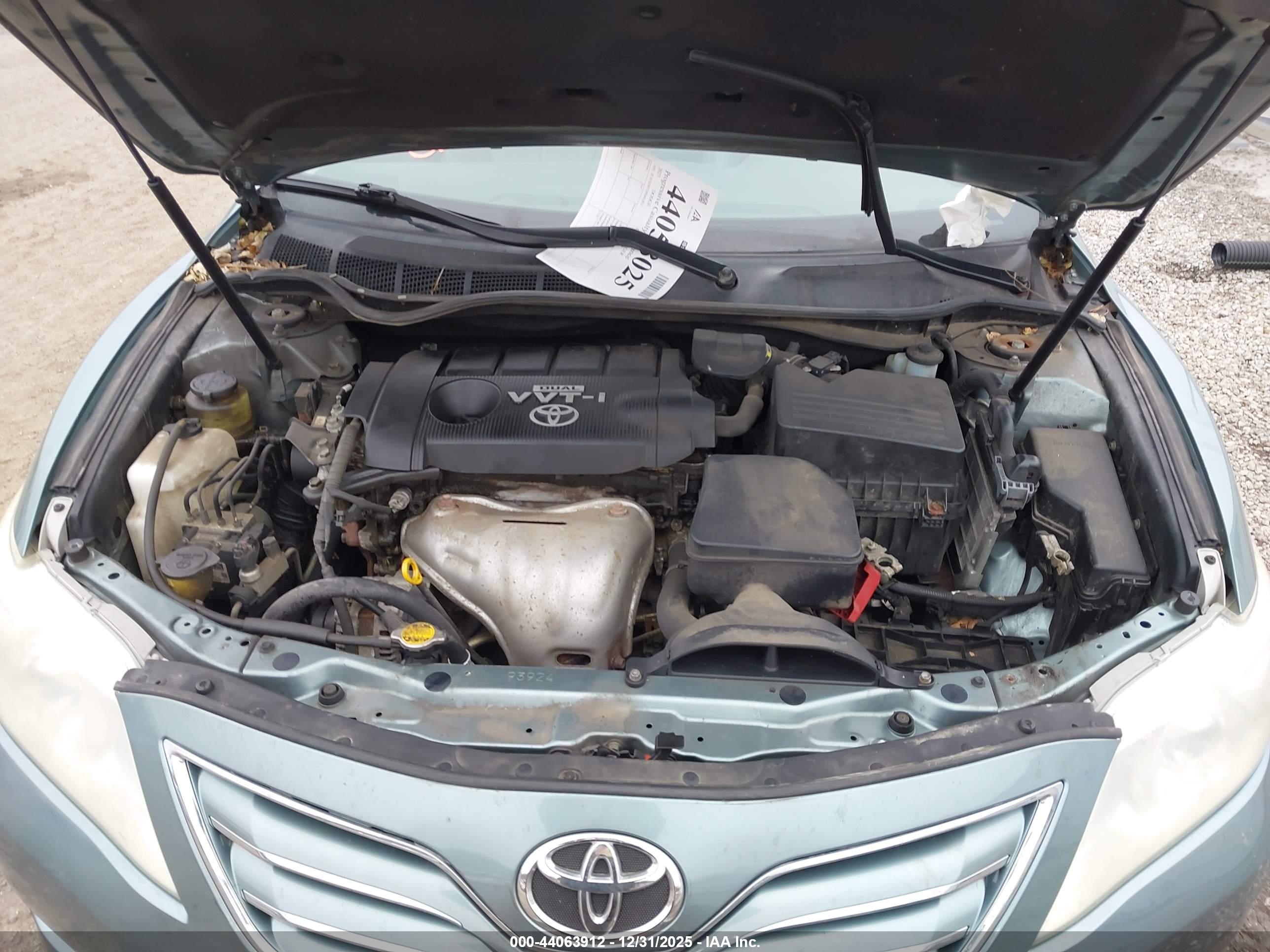 TOYOTA CAMRY image 10