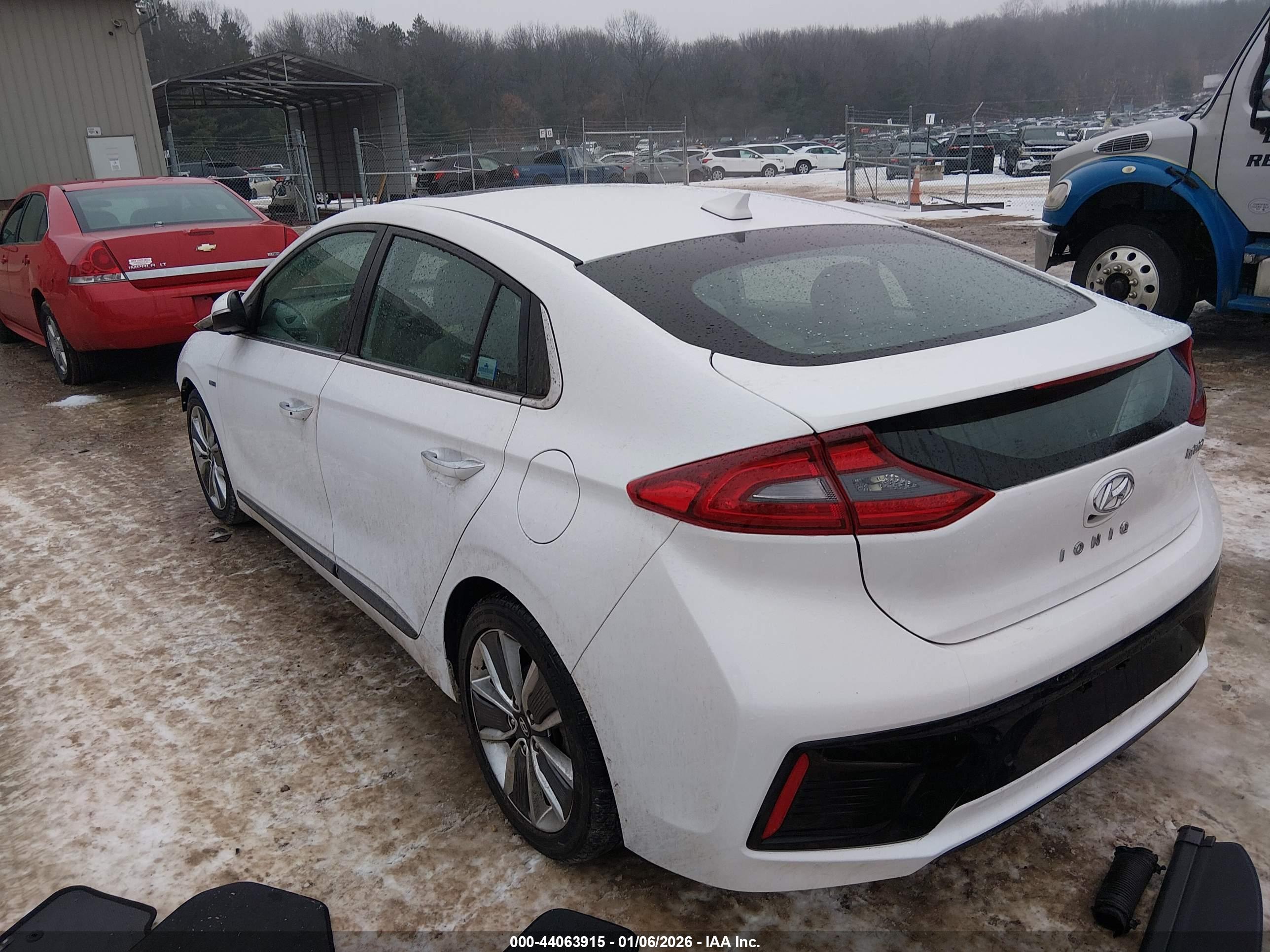 HYUNDAI IONIQ image 3