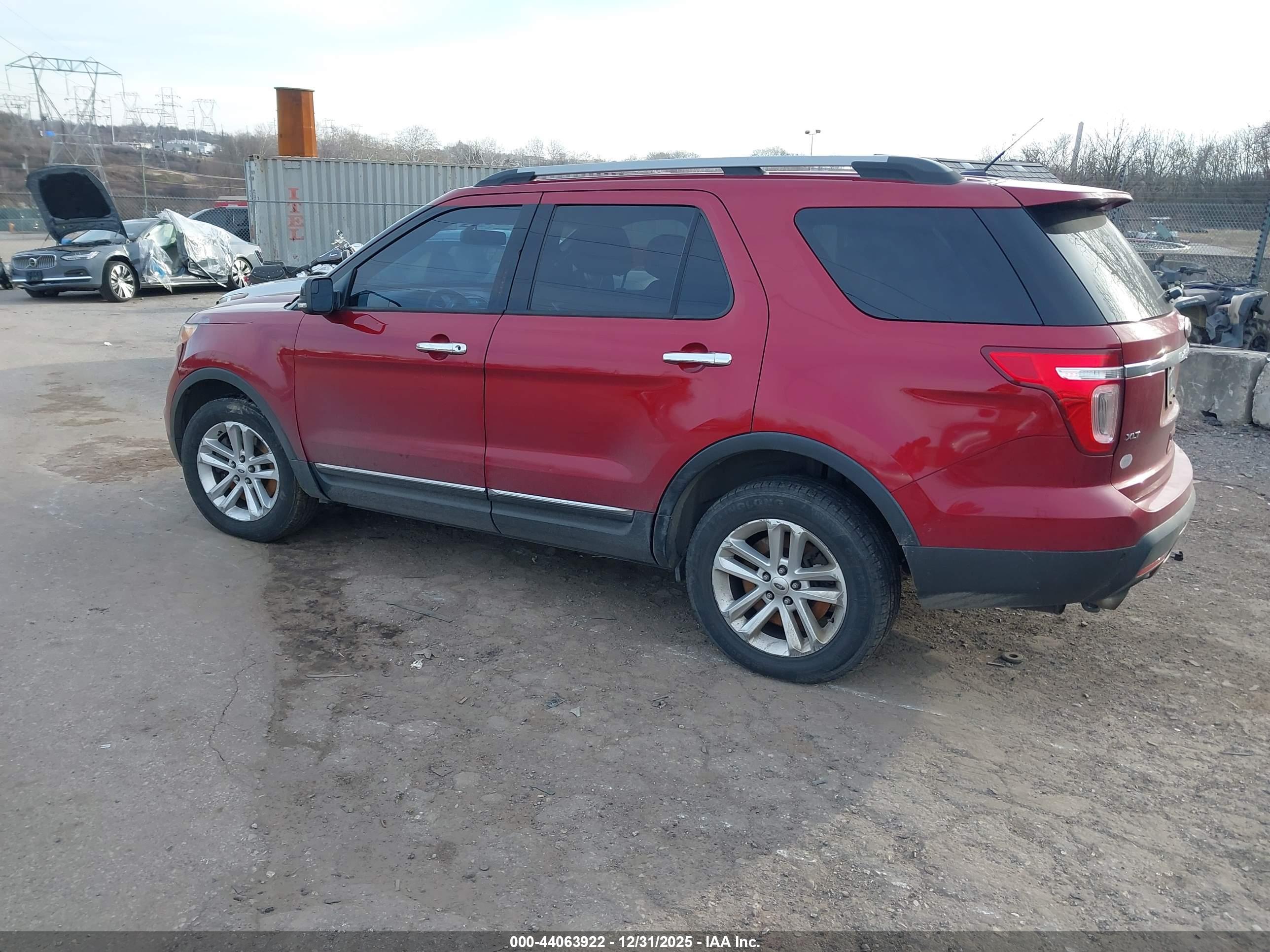 FORD EXPLORER image 3