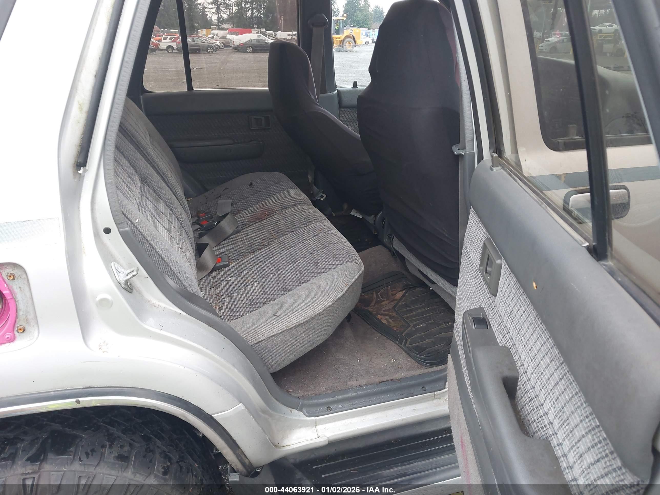 TOYOTA 4RUNNER image 8