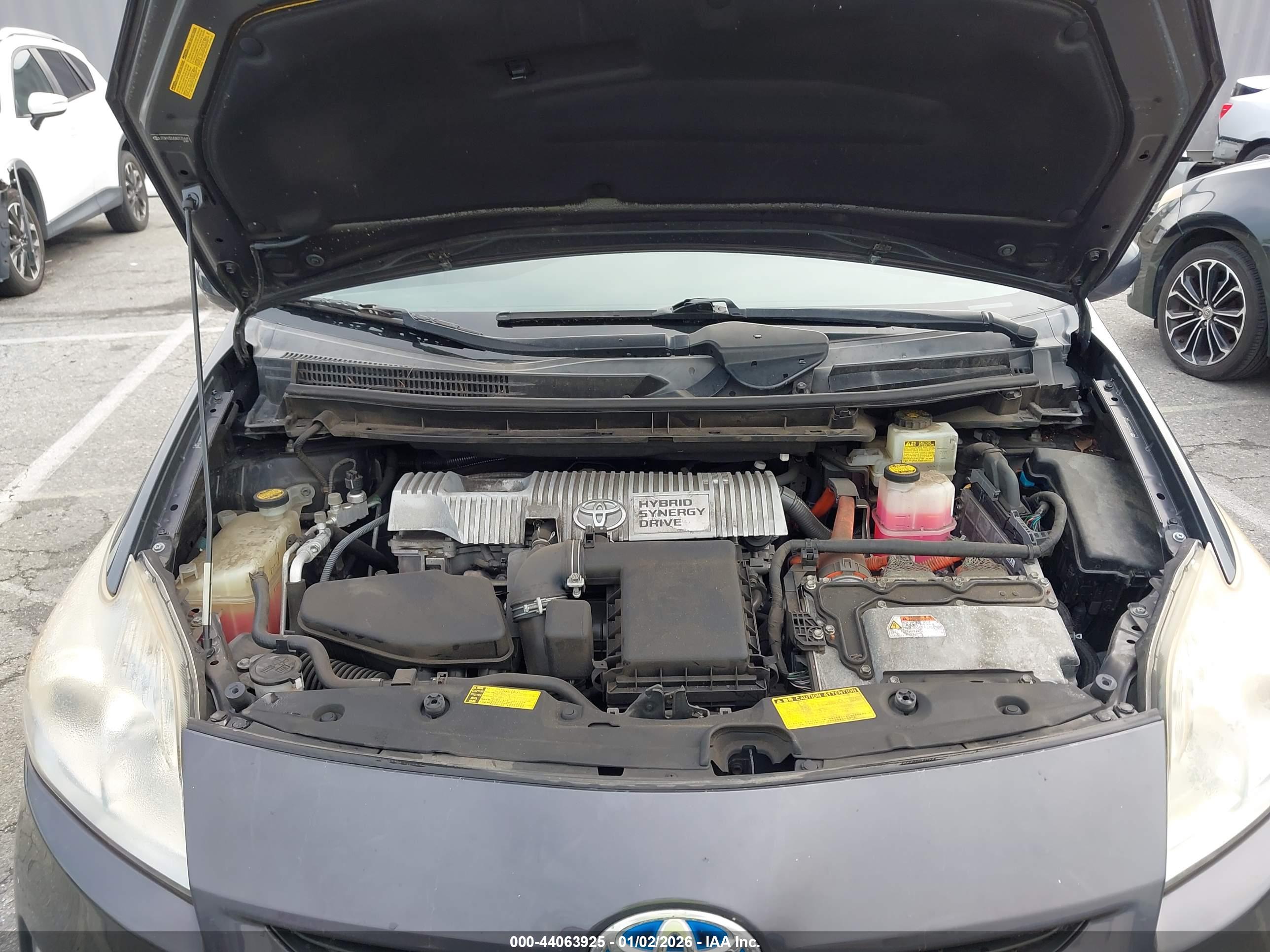 TOYOTA PRIUS image 10