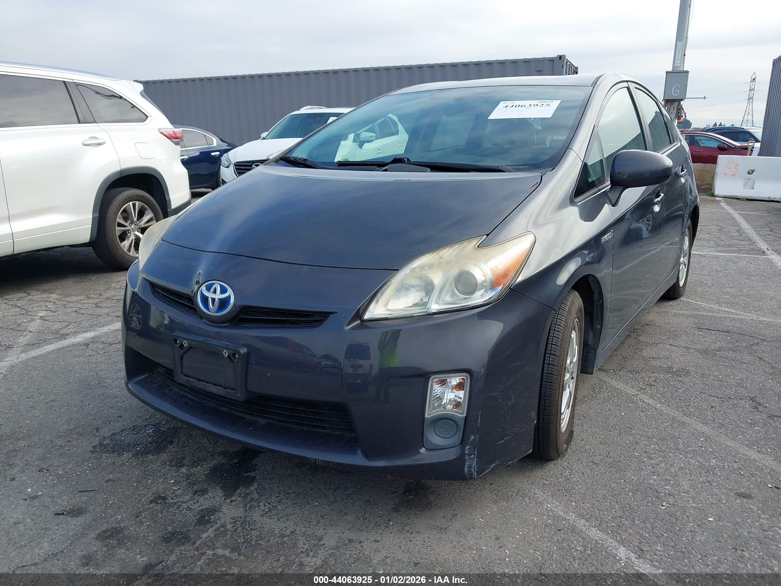 TOYOTA PRIUS image 2