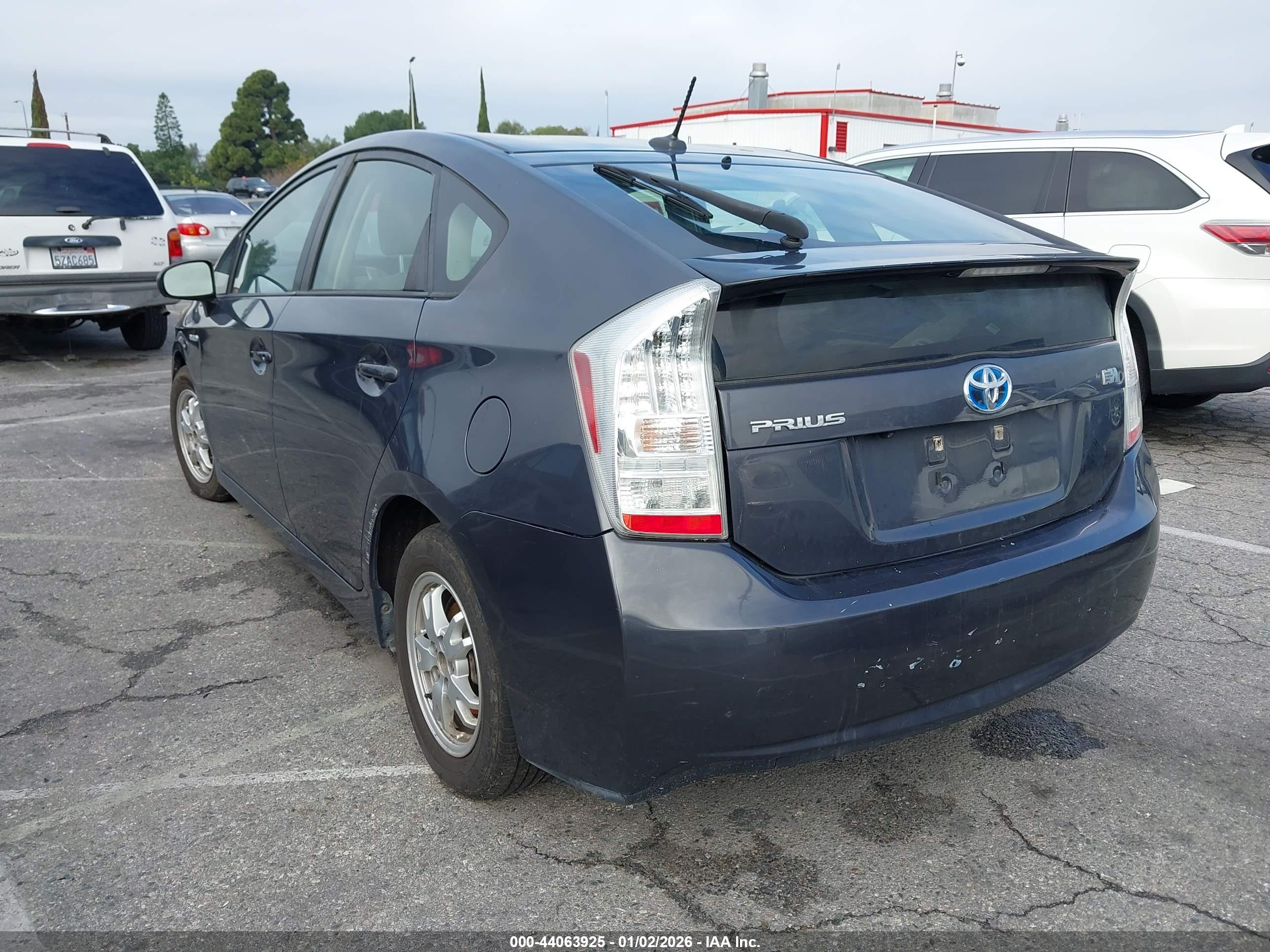 TOYOTA PRIUS image 3
