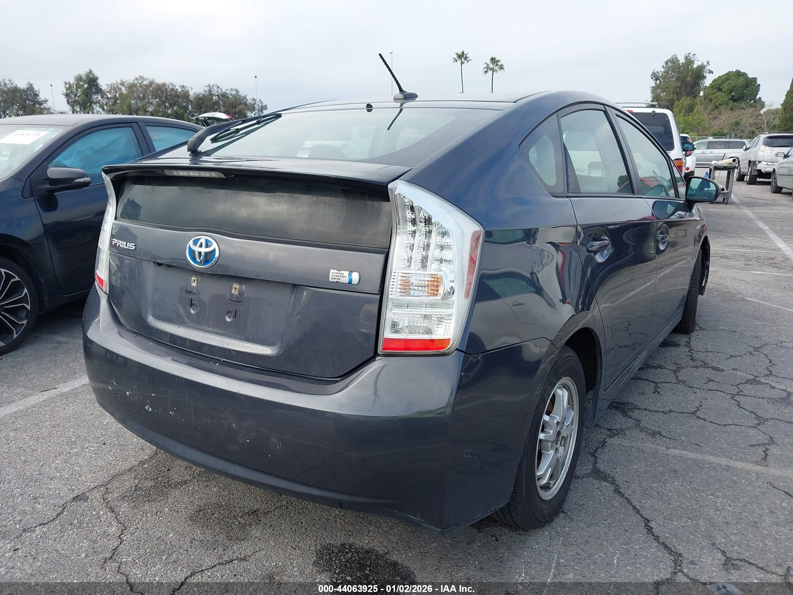 TOYOTA PRIUS image 4