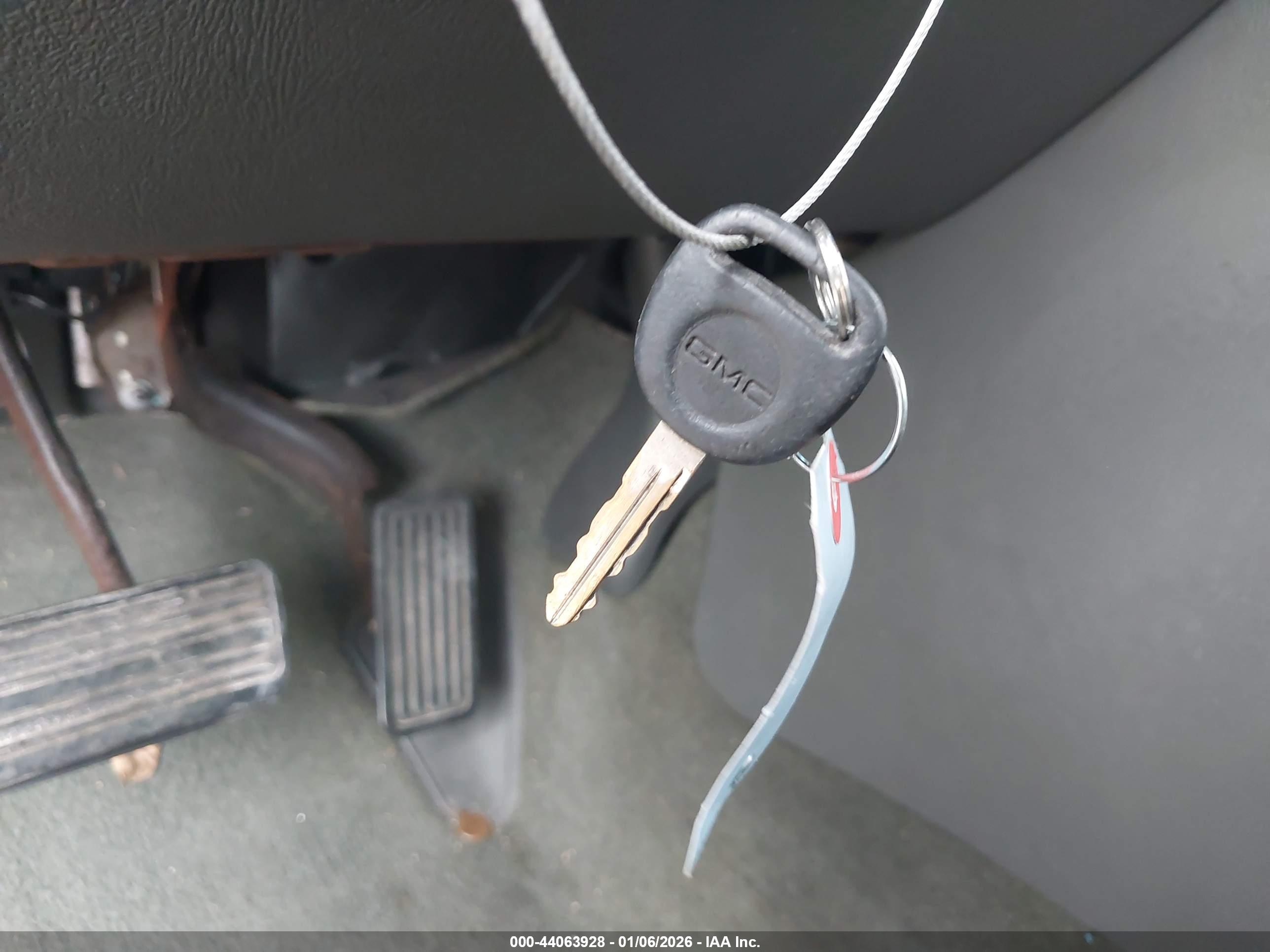 GMC SIERRA image 11