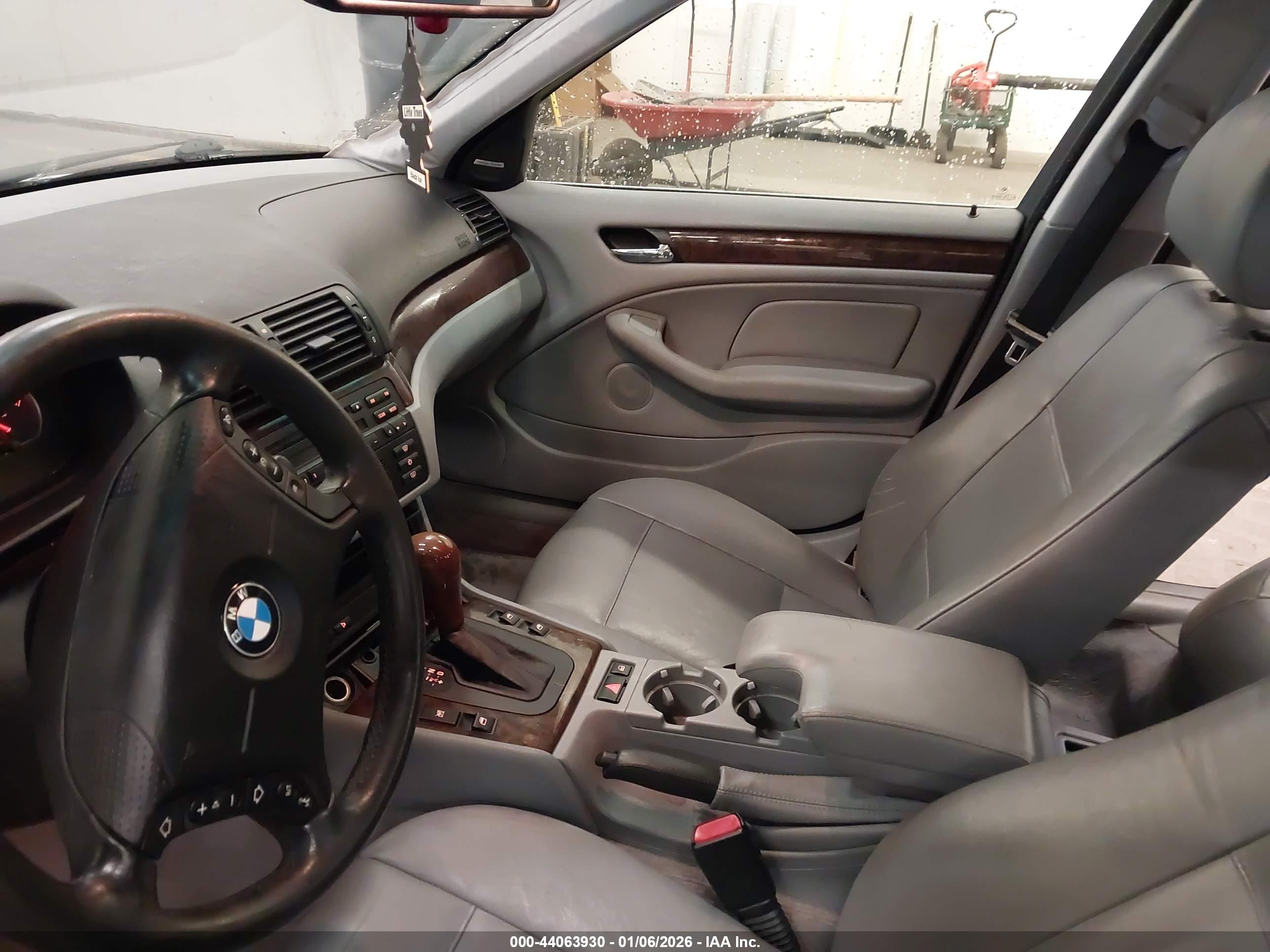 BMW 330I image 5