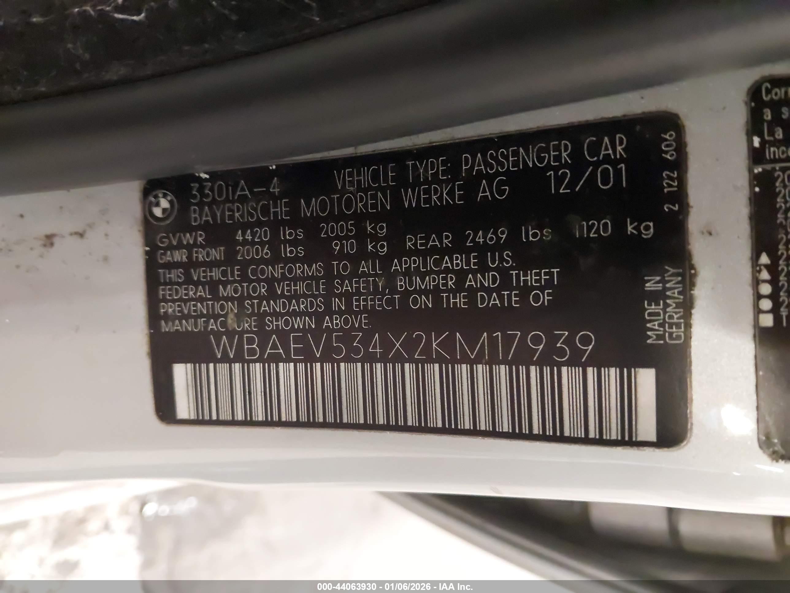 BMW 330I image 9