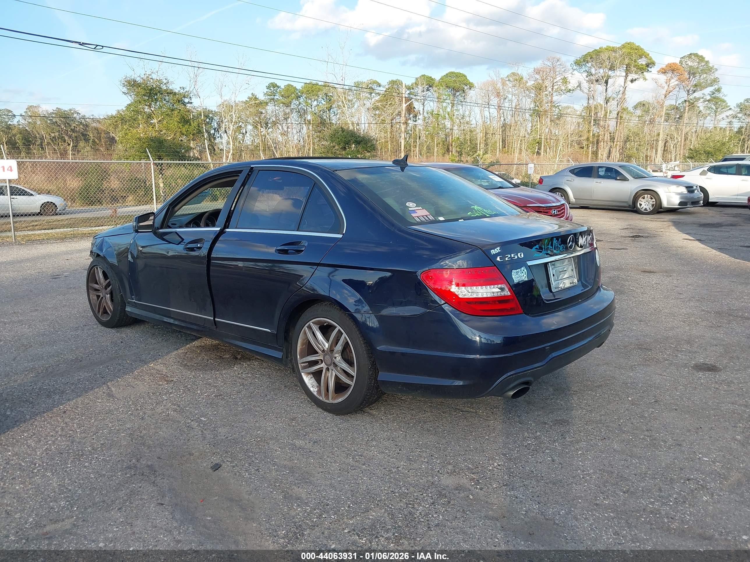 MERCEDES-BENZ C image 3