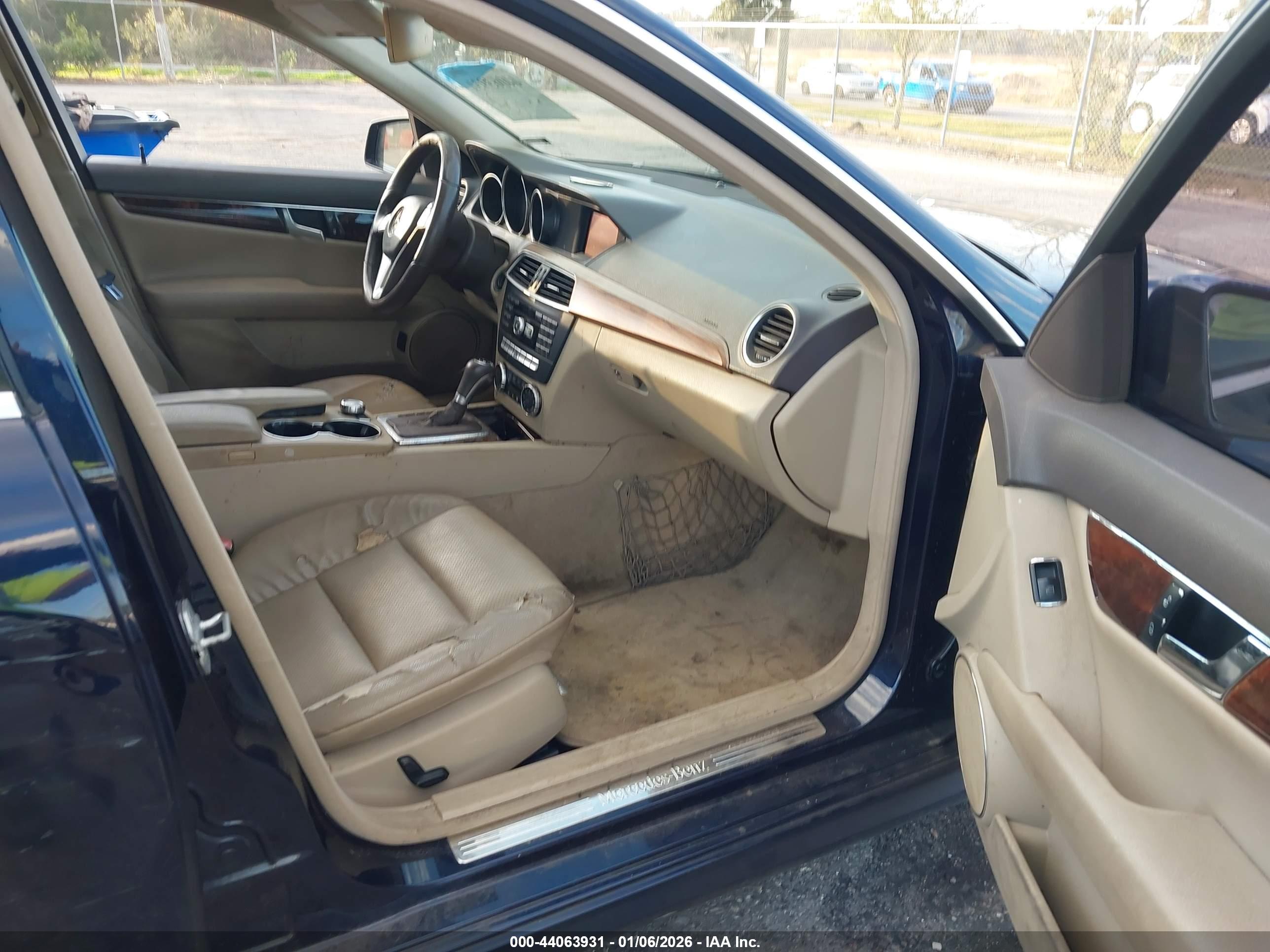 MERCEDES-BENZ C image 5