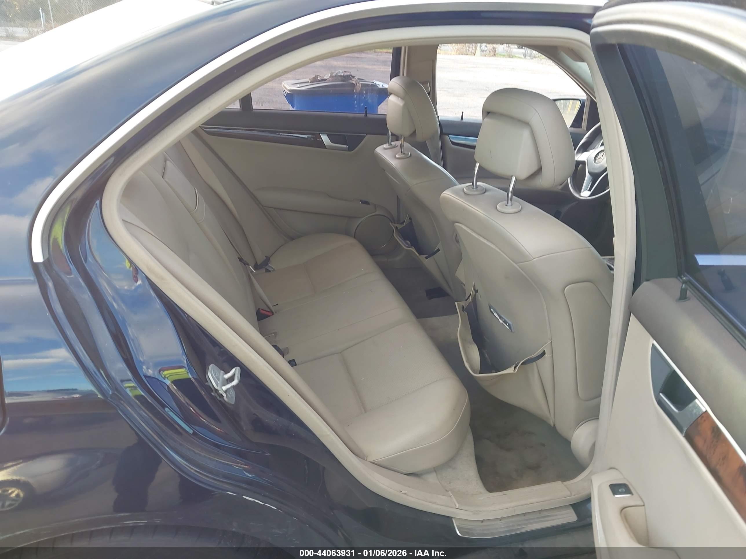 MERCEDES-BENZ C image 8