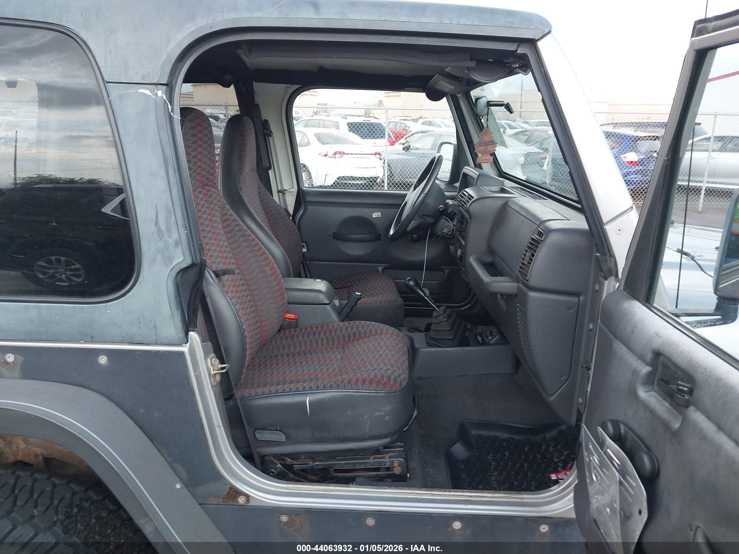 JEEP WRANGLER image 5