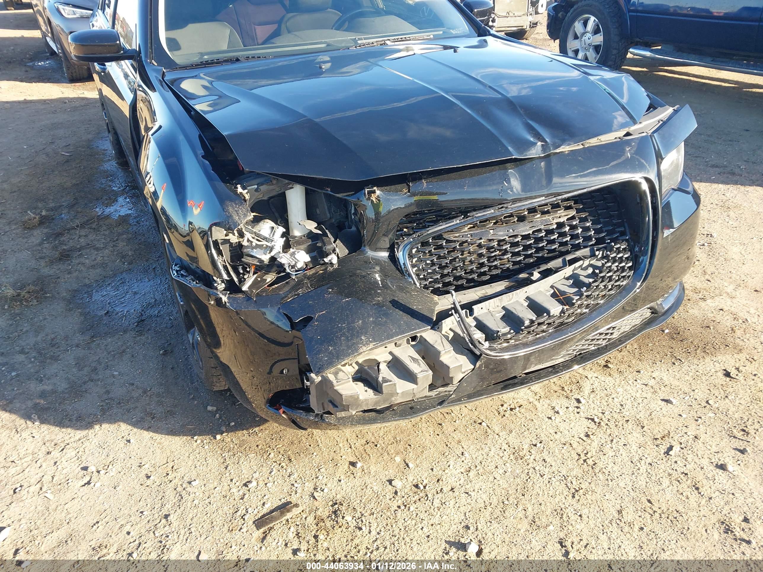 CHRYSLER 300 image 6