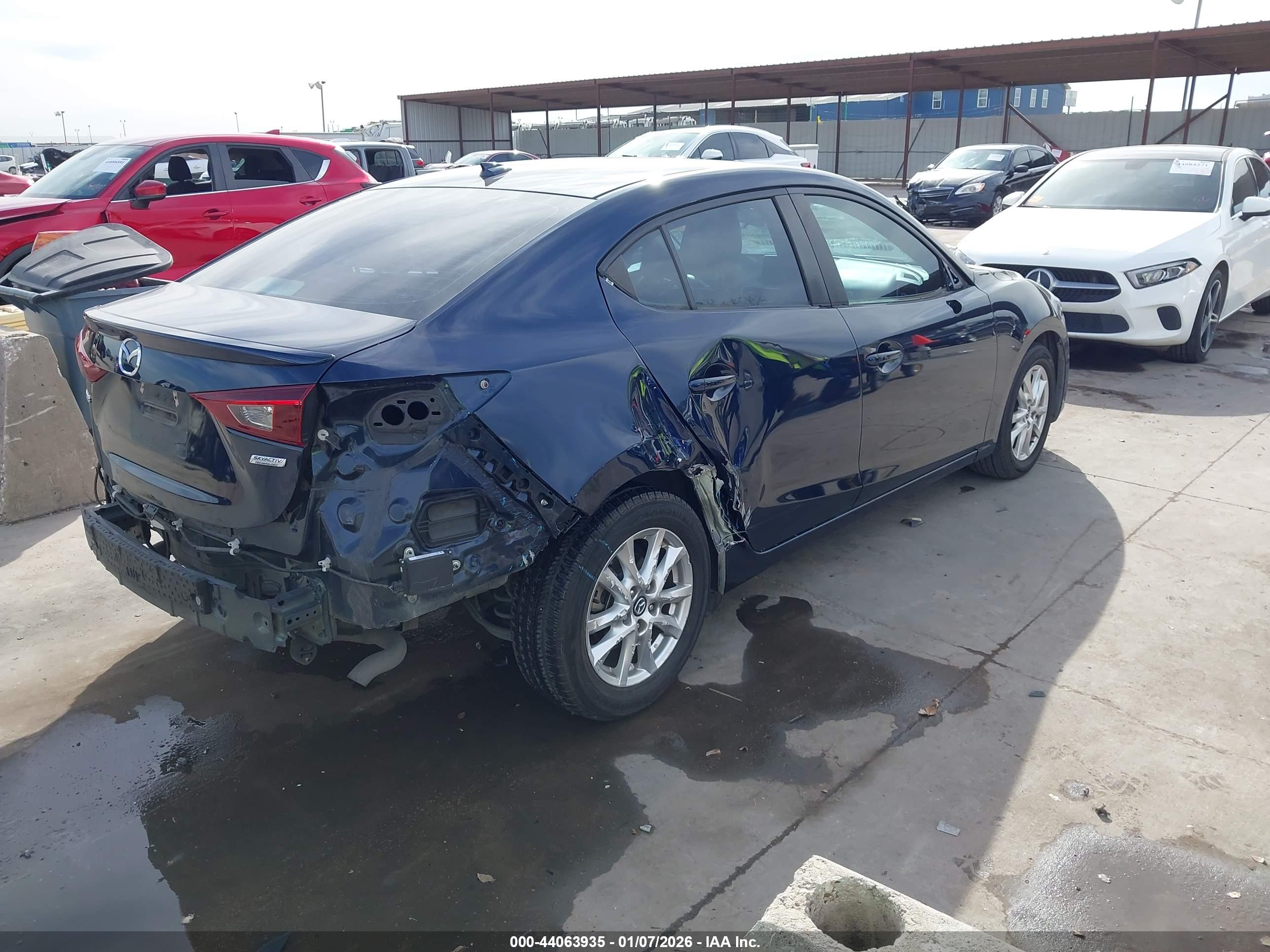 MAZDA MAZDA3 image 4