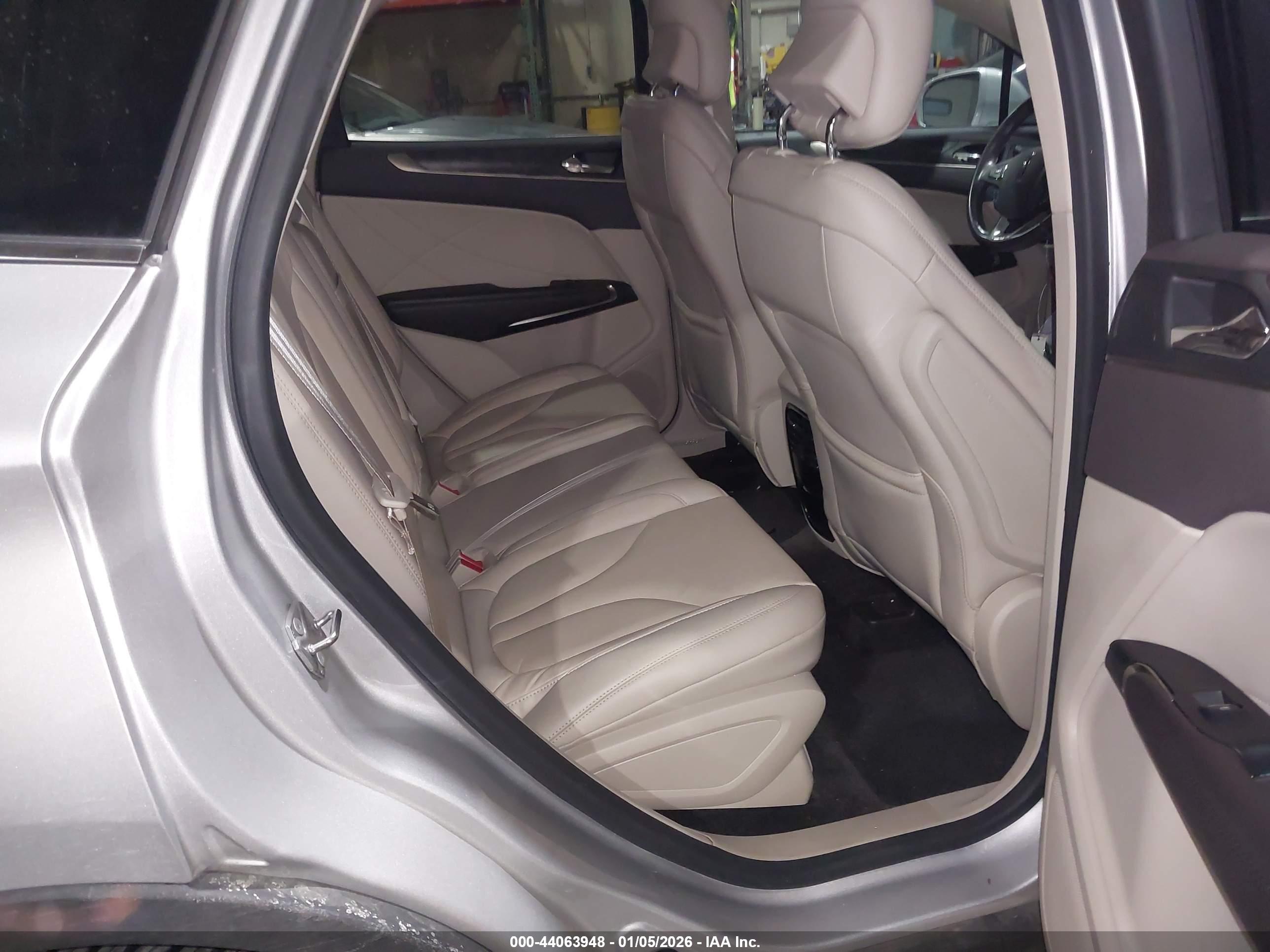 LINCOLN MKC image 8