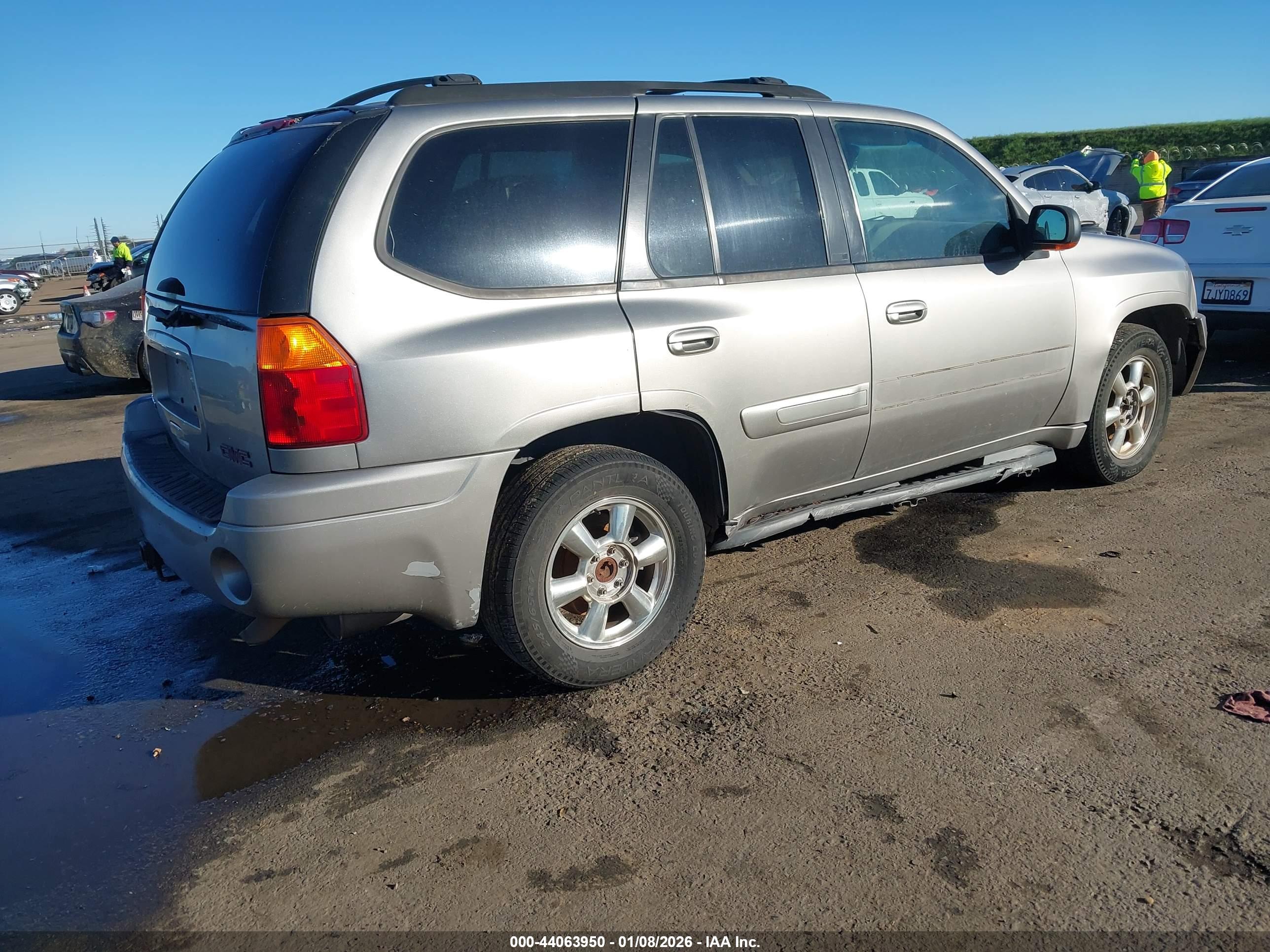 GMC ENVOY image 4