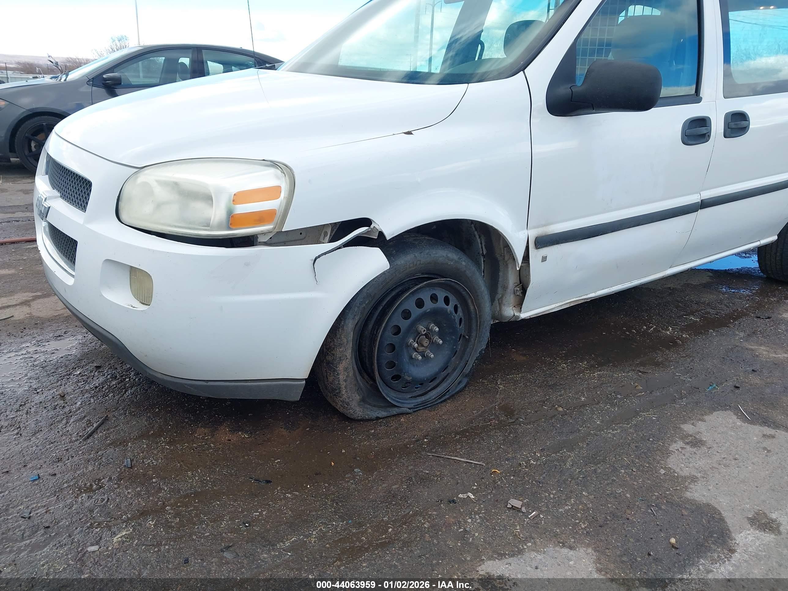 CHEVROLET UPLANDER image 6