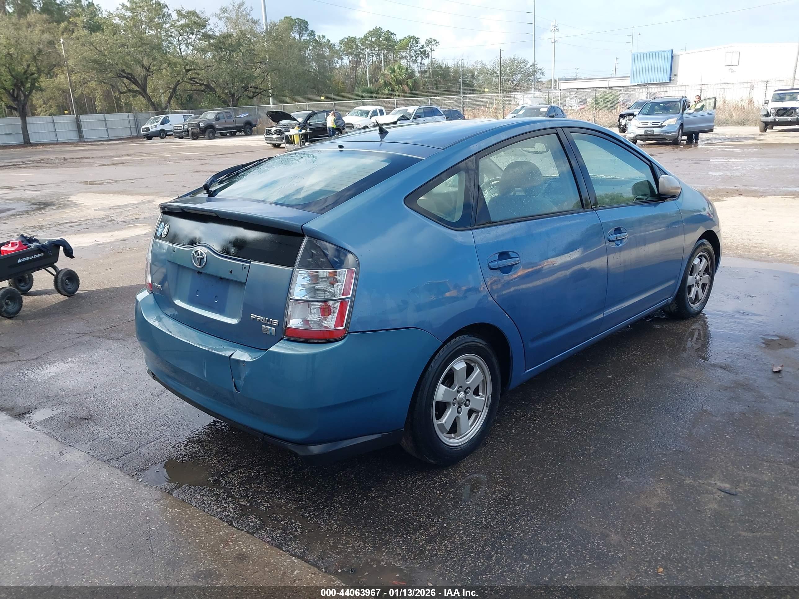TOYOTA PRIUS image 4