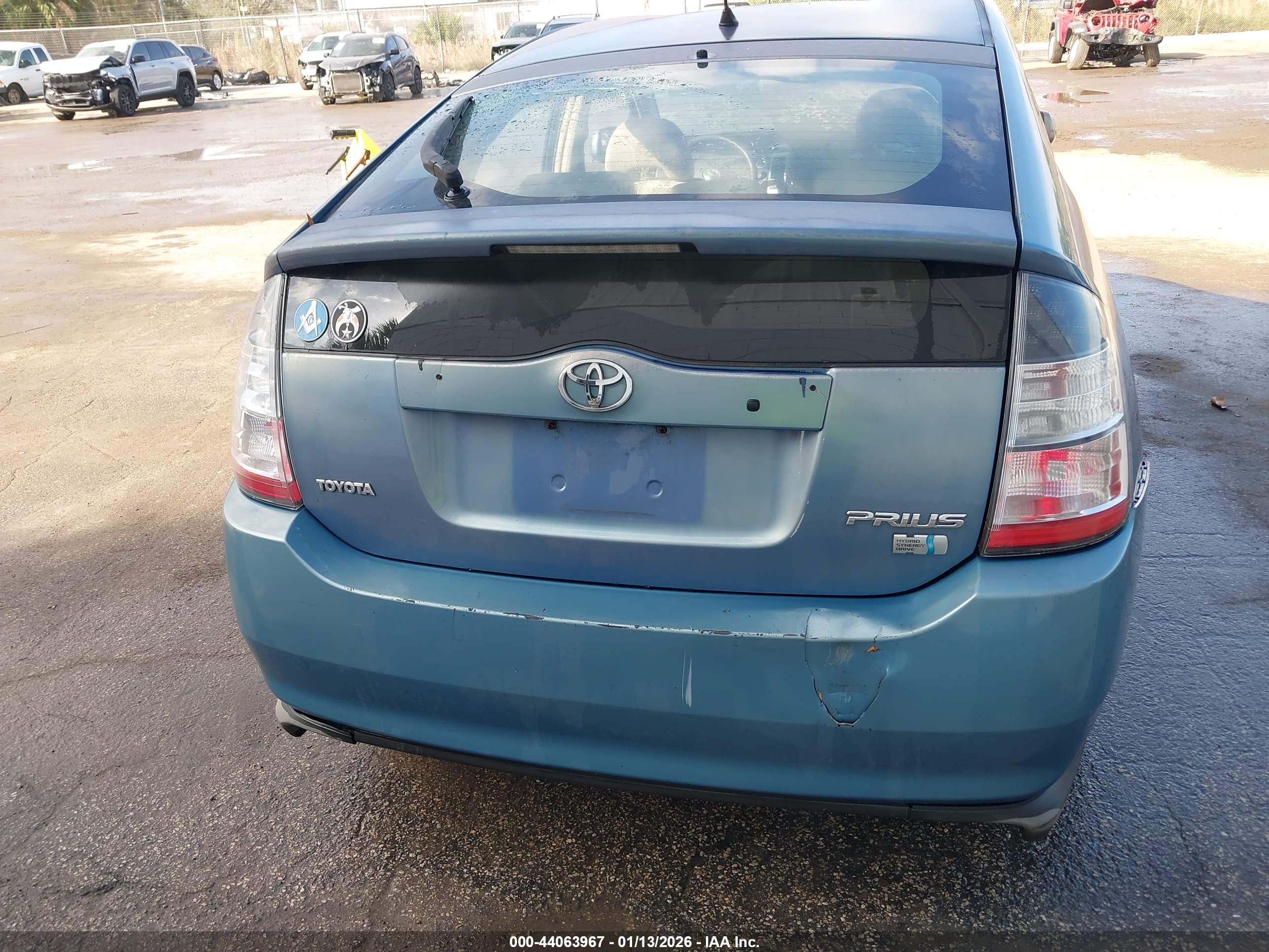 TOYOTA PRIUS image 6