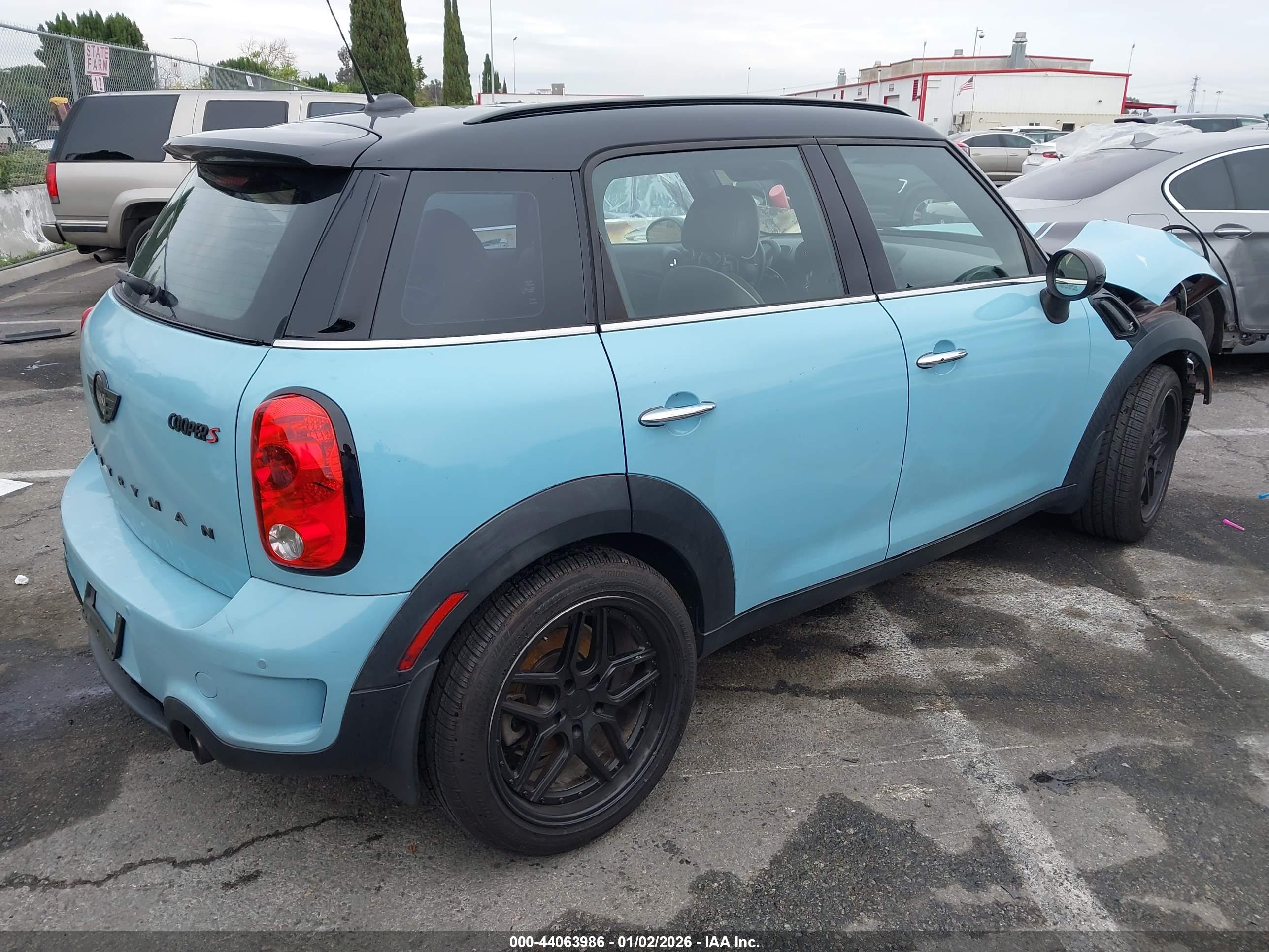MINI COUNTRYMAN image 4