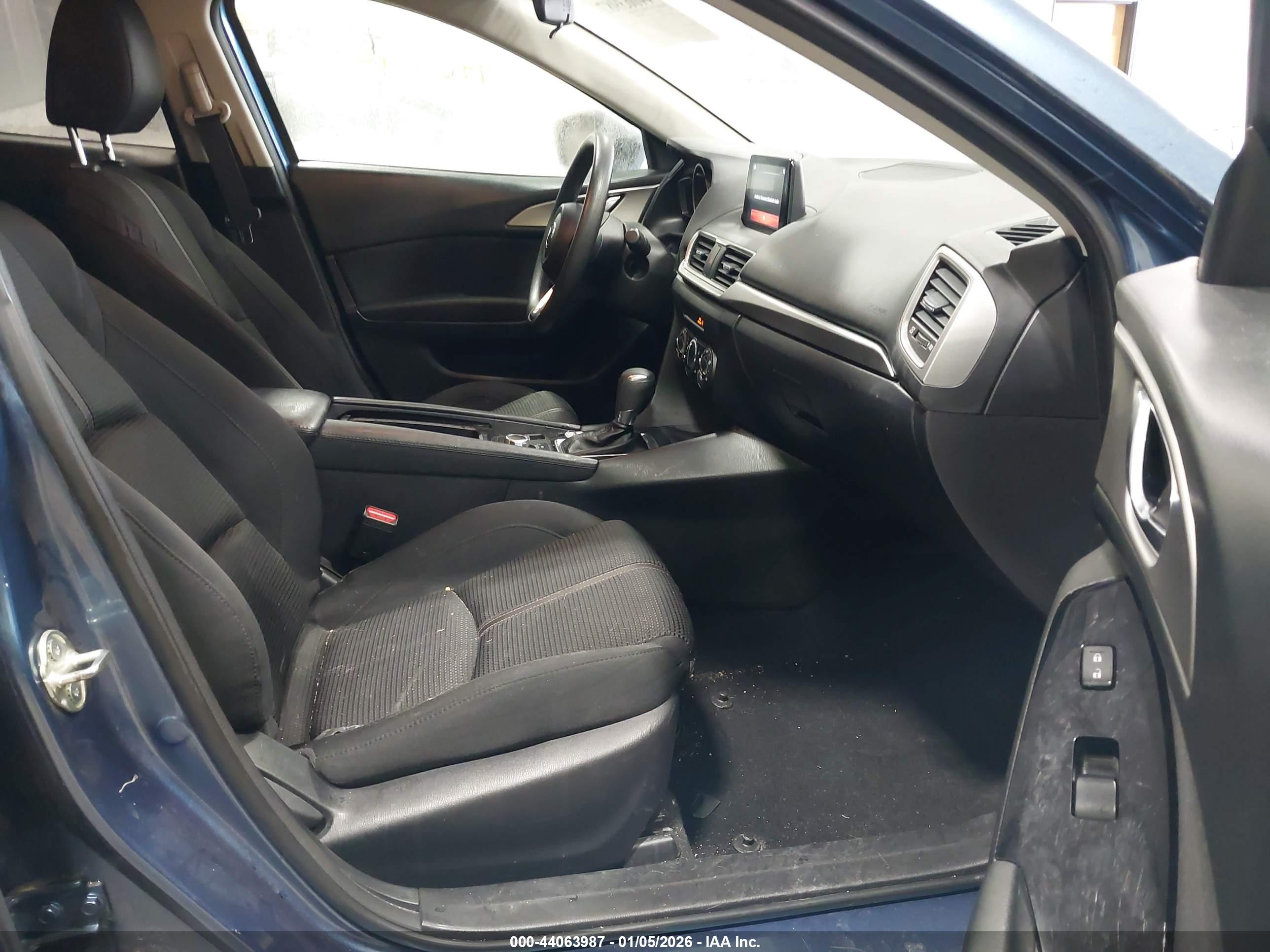 MAZDA MAZDA3 image 5