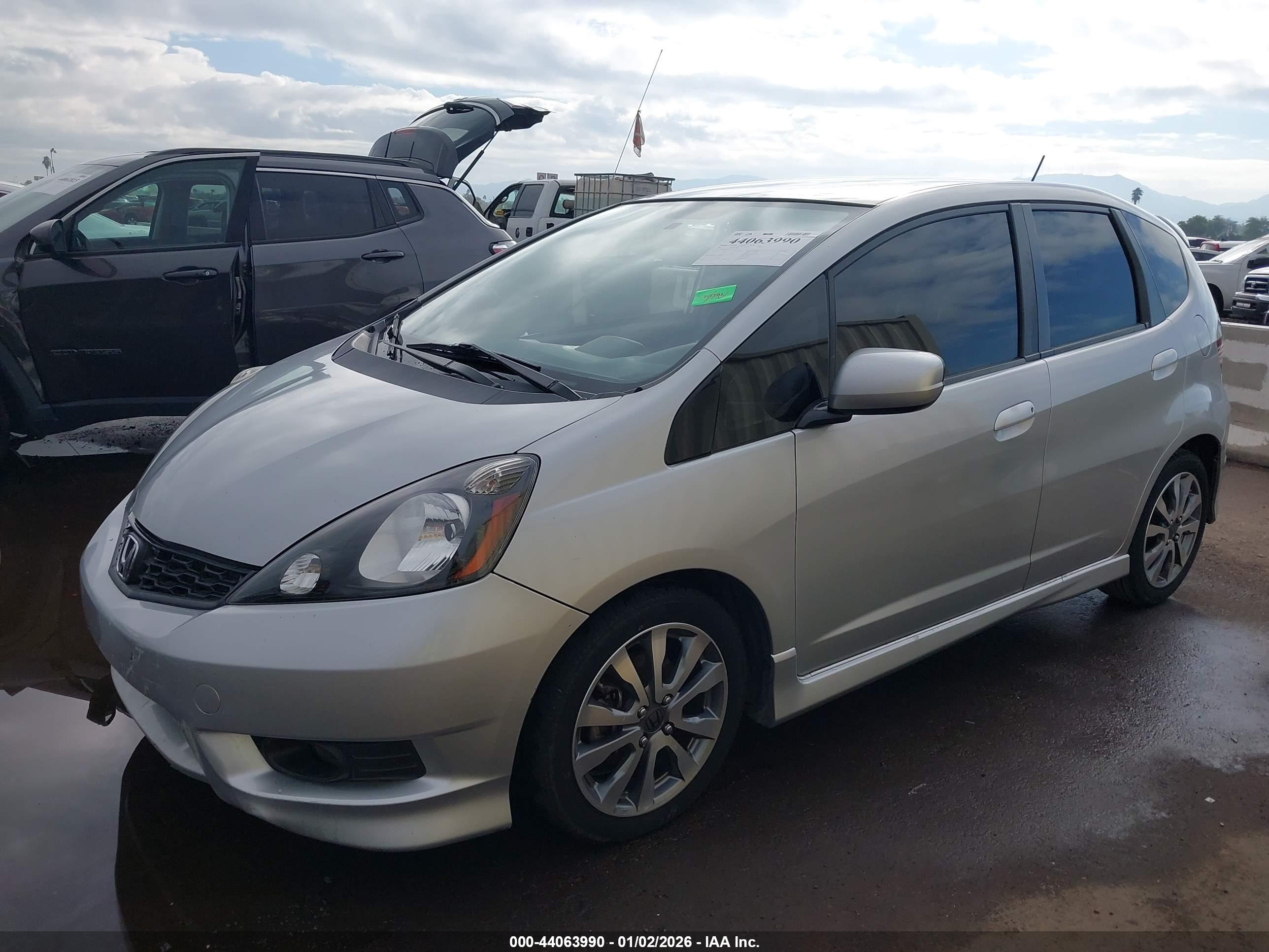 HONDA FIT image 2