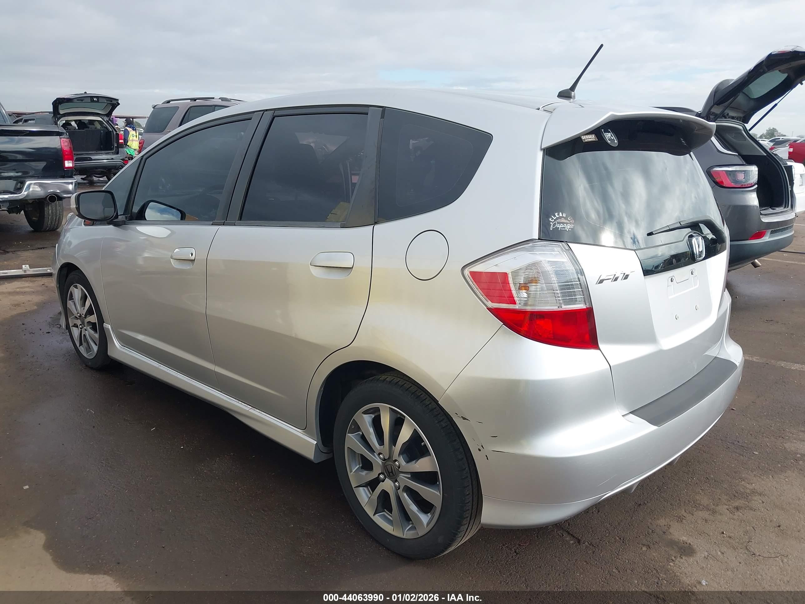 HONDA FIT image 3
