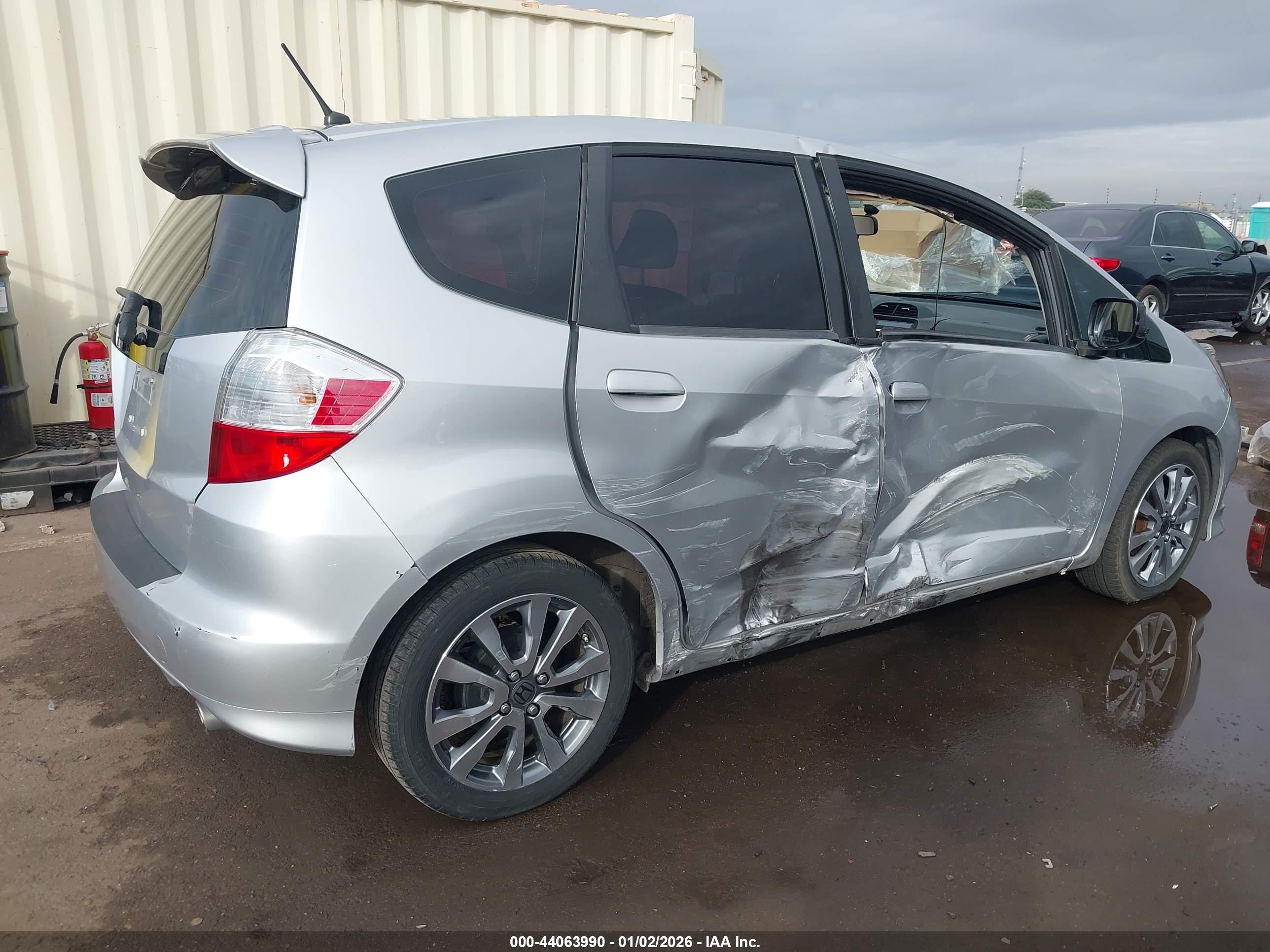 HONDA FIT image 6