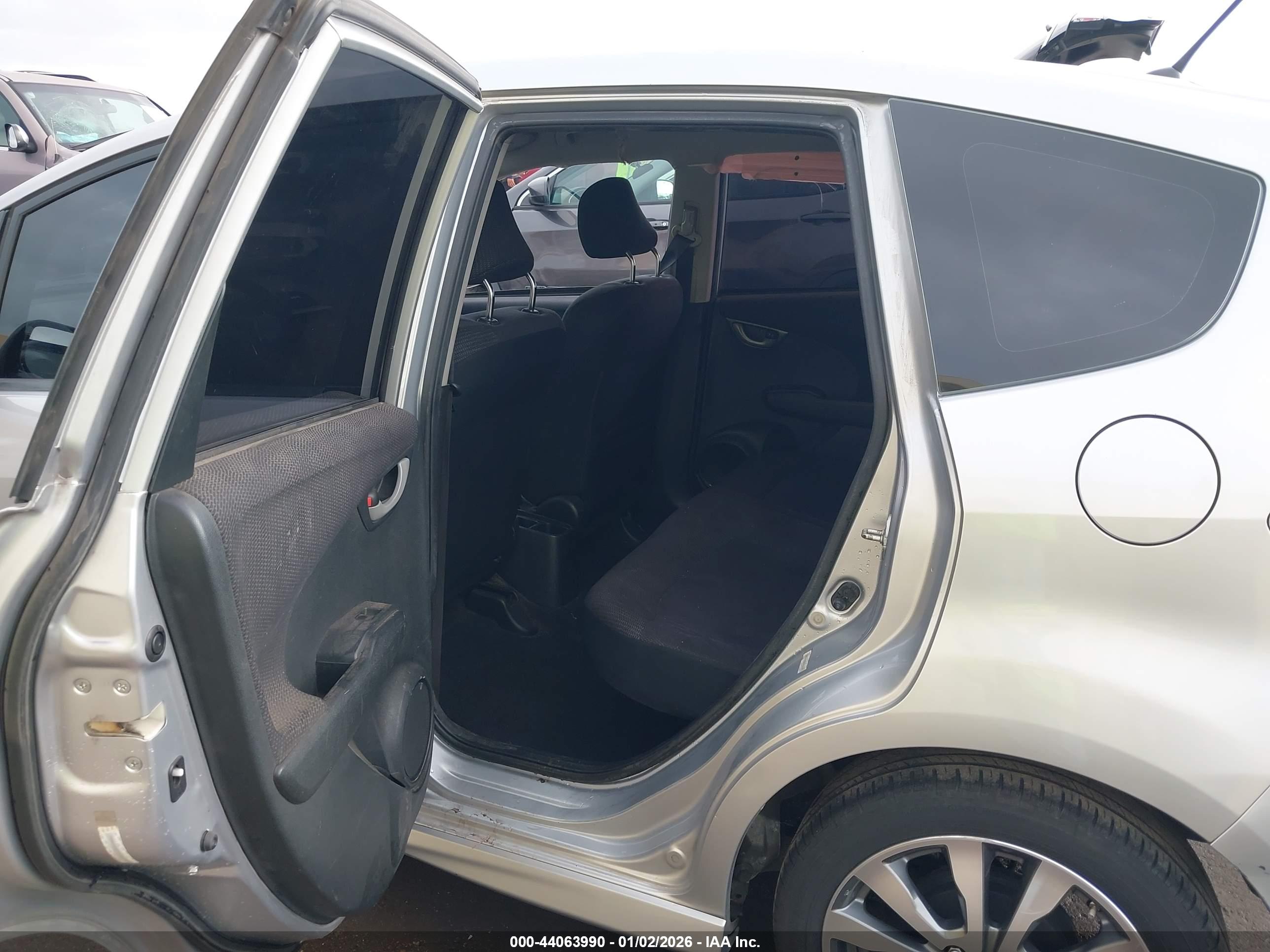 HONDA FIT image 8