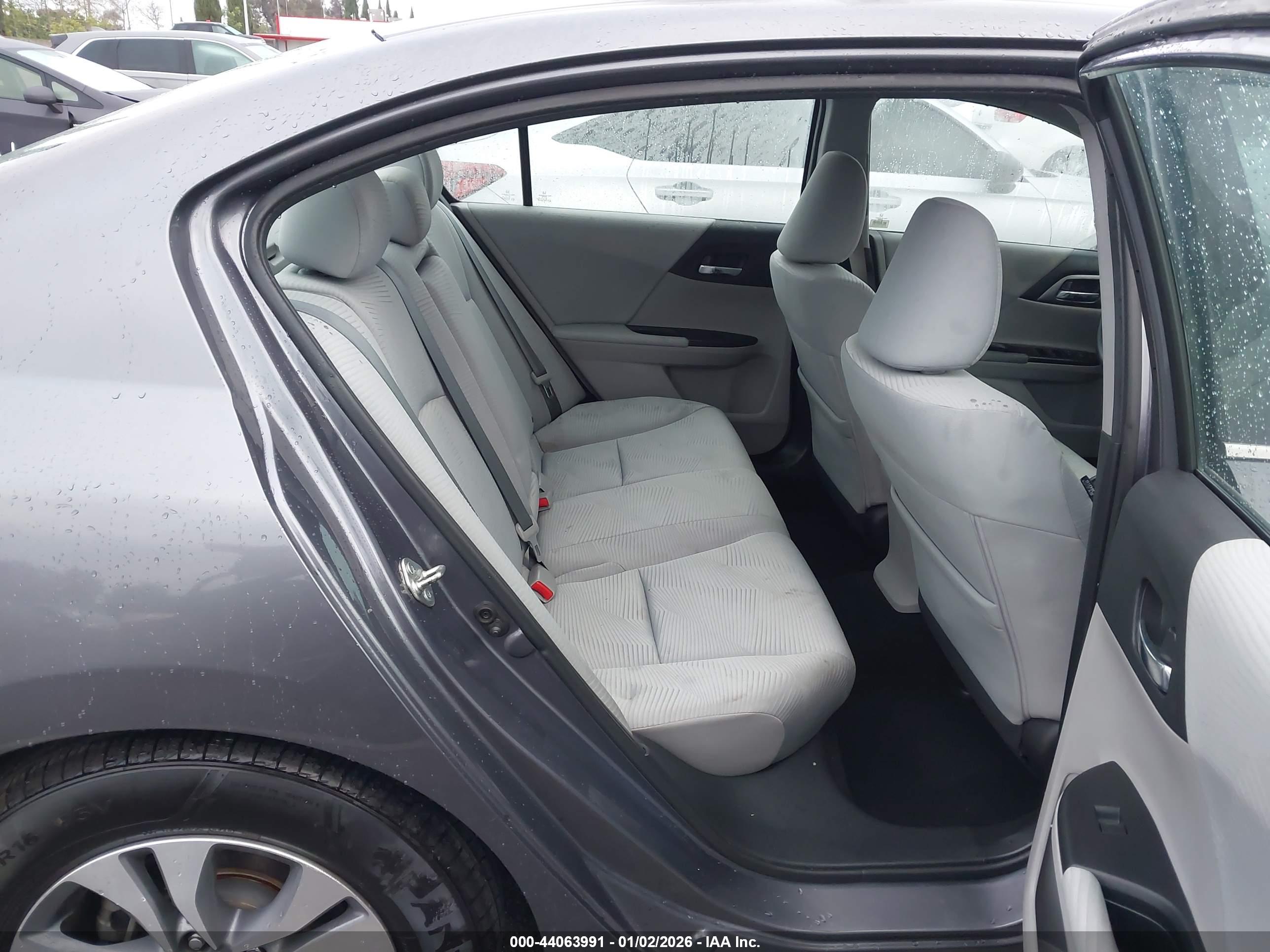HONDA ACCORD image 8