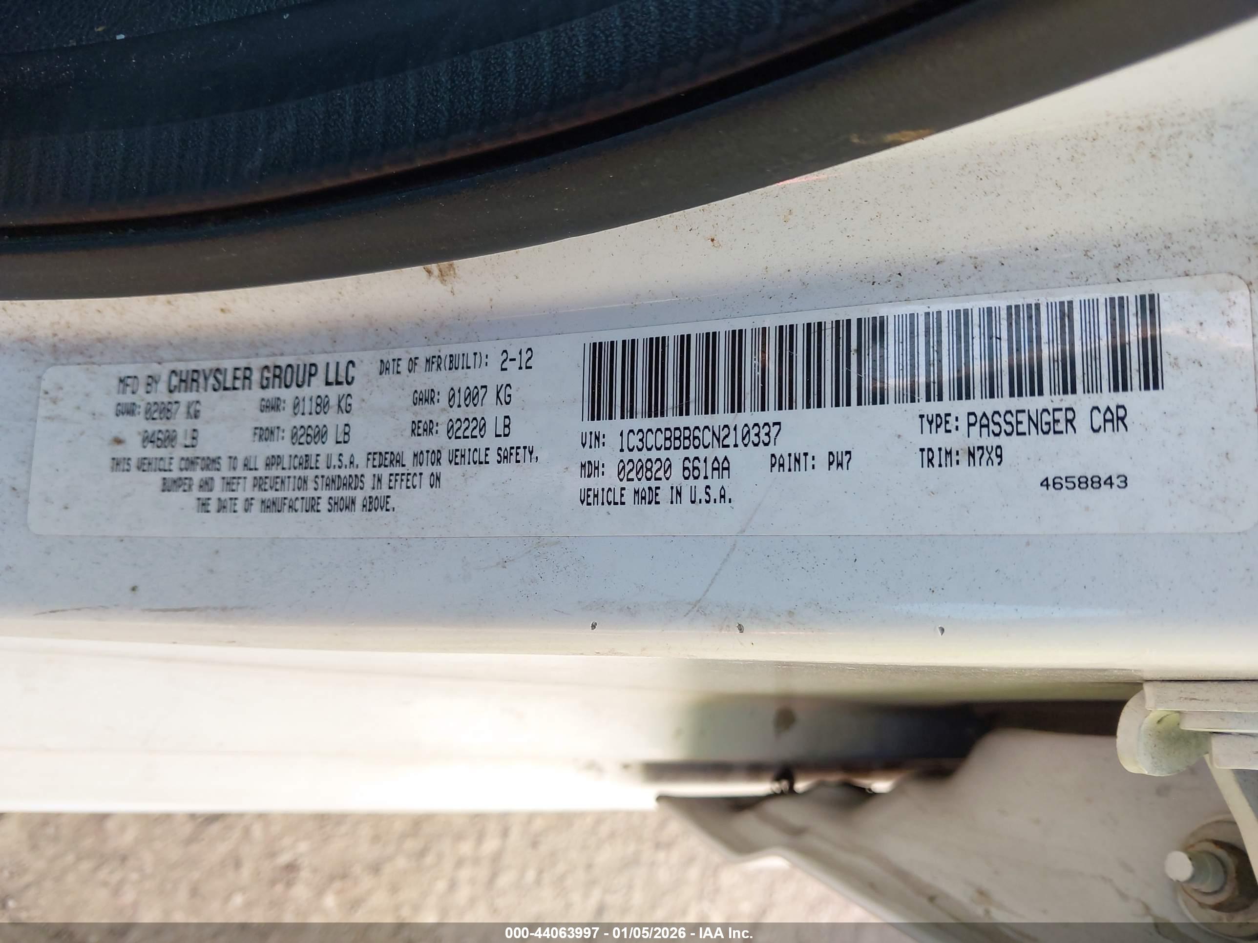CHRYSLER 200 image 9