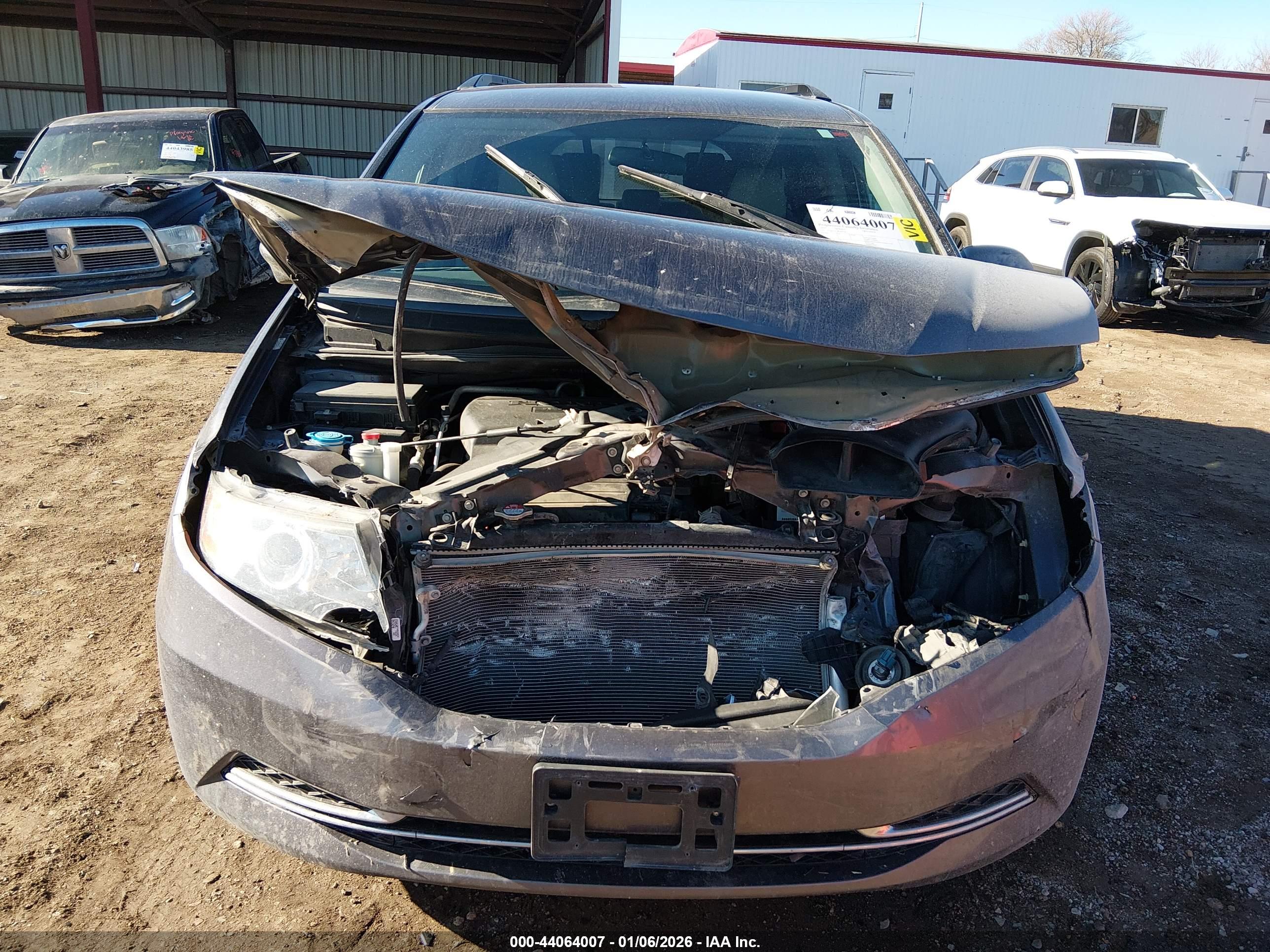 HONDA ODYSSEY image 6