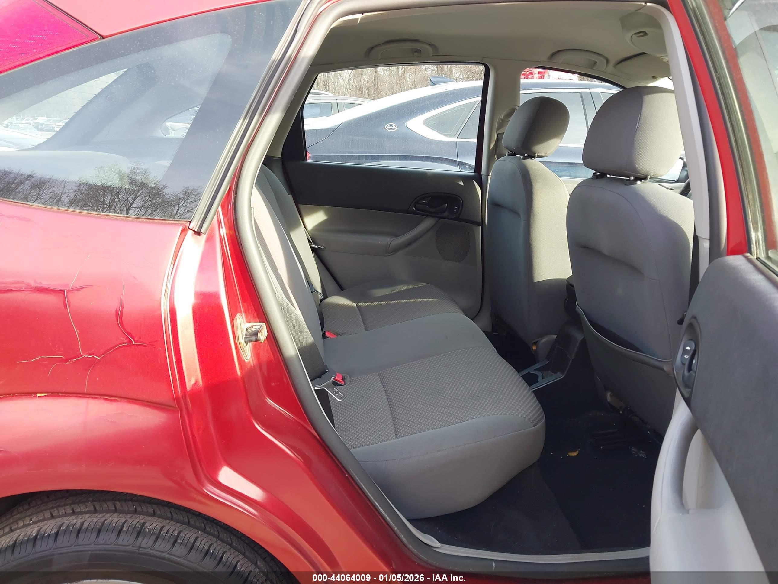 FORD FOCUS image 8
