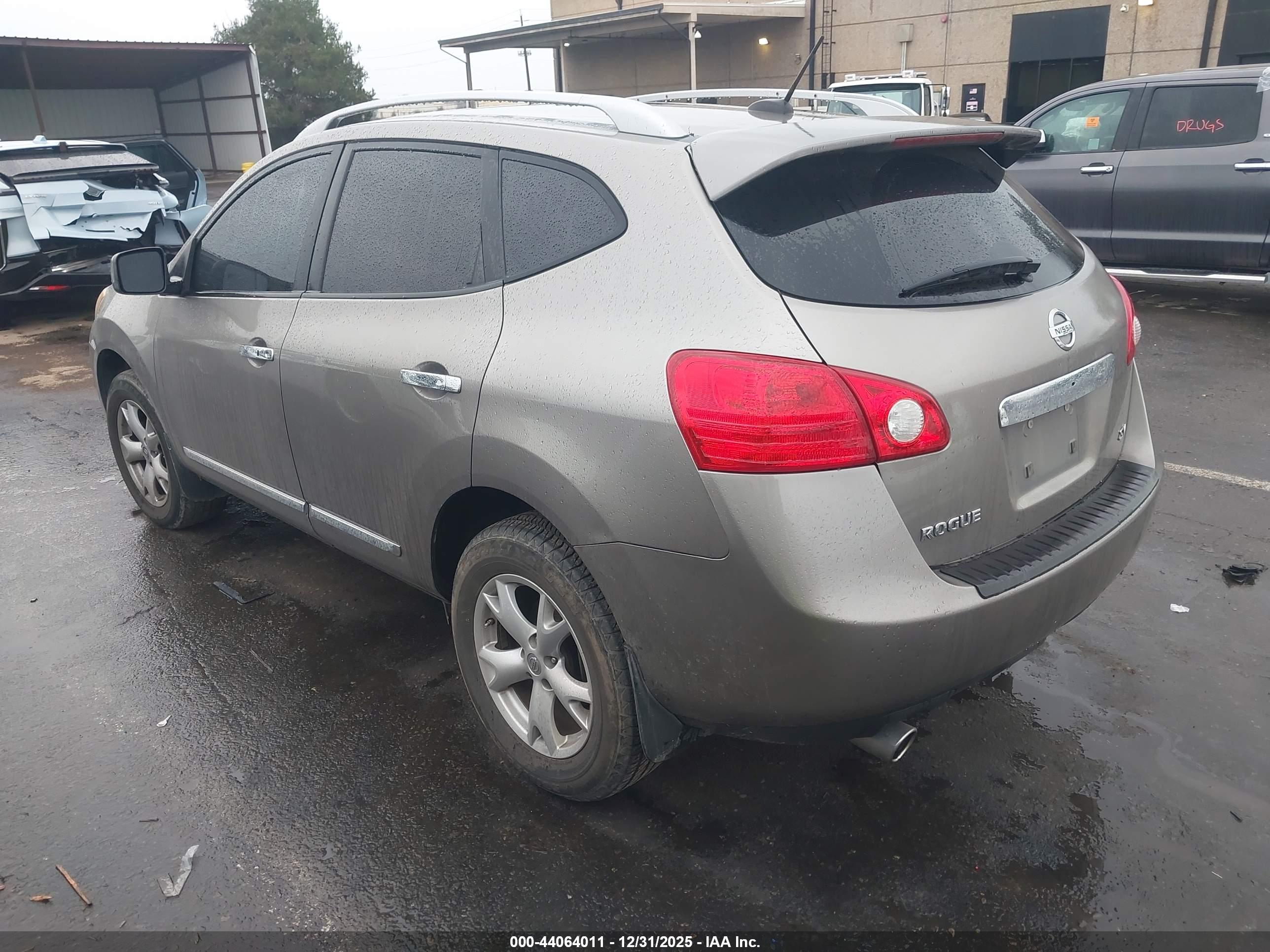 NISSAN ROGUE image 3