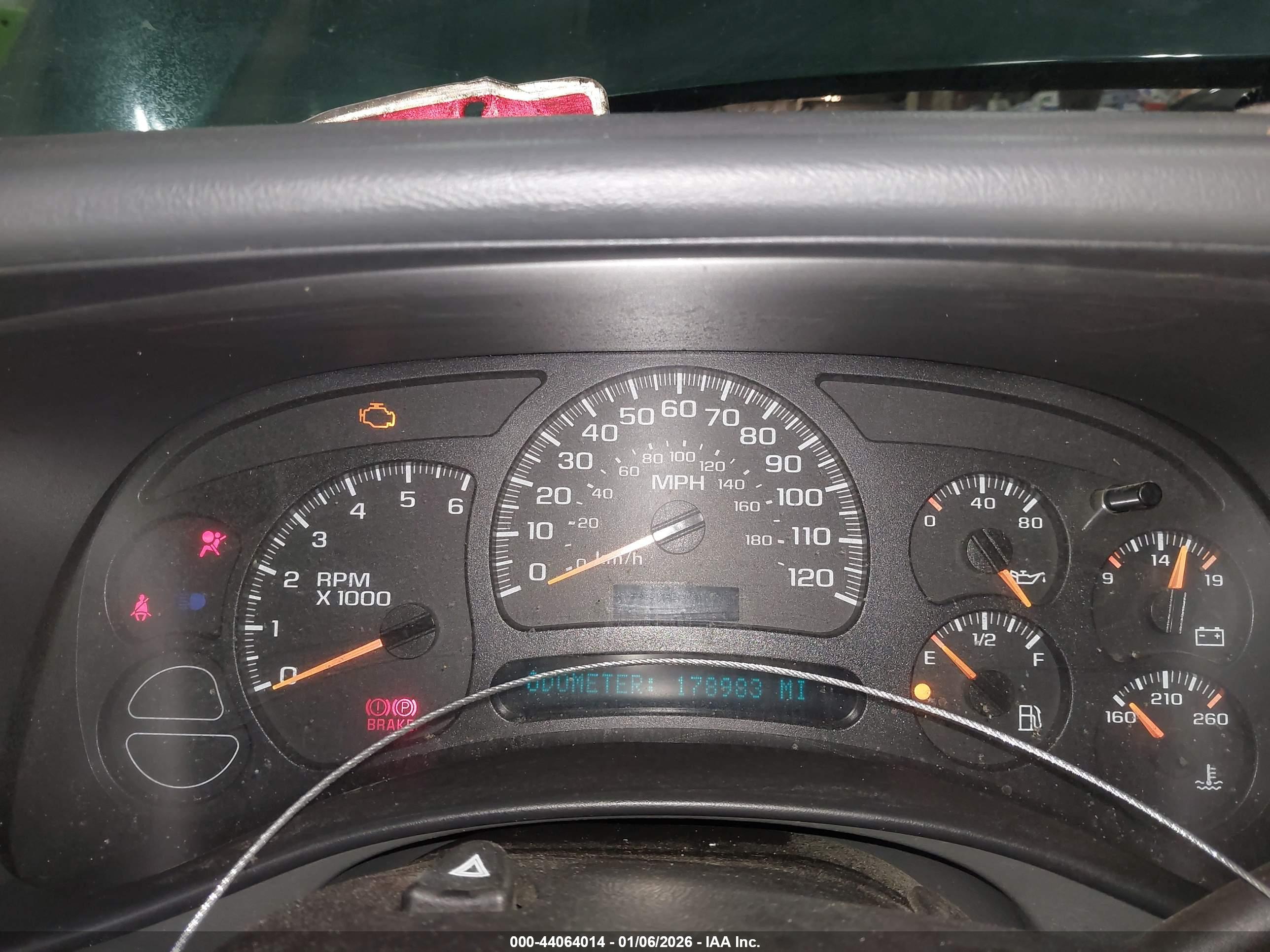 CHEVROLET SILVERADO image 7