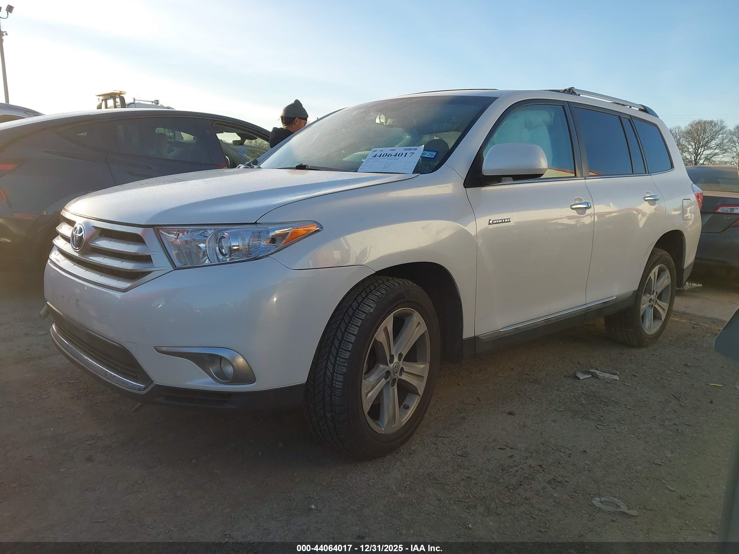 TOYOTA HIGHLANDER image 2