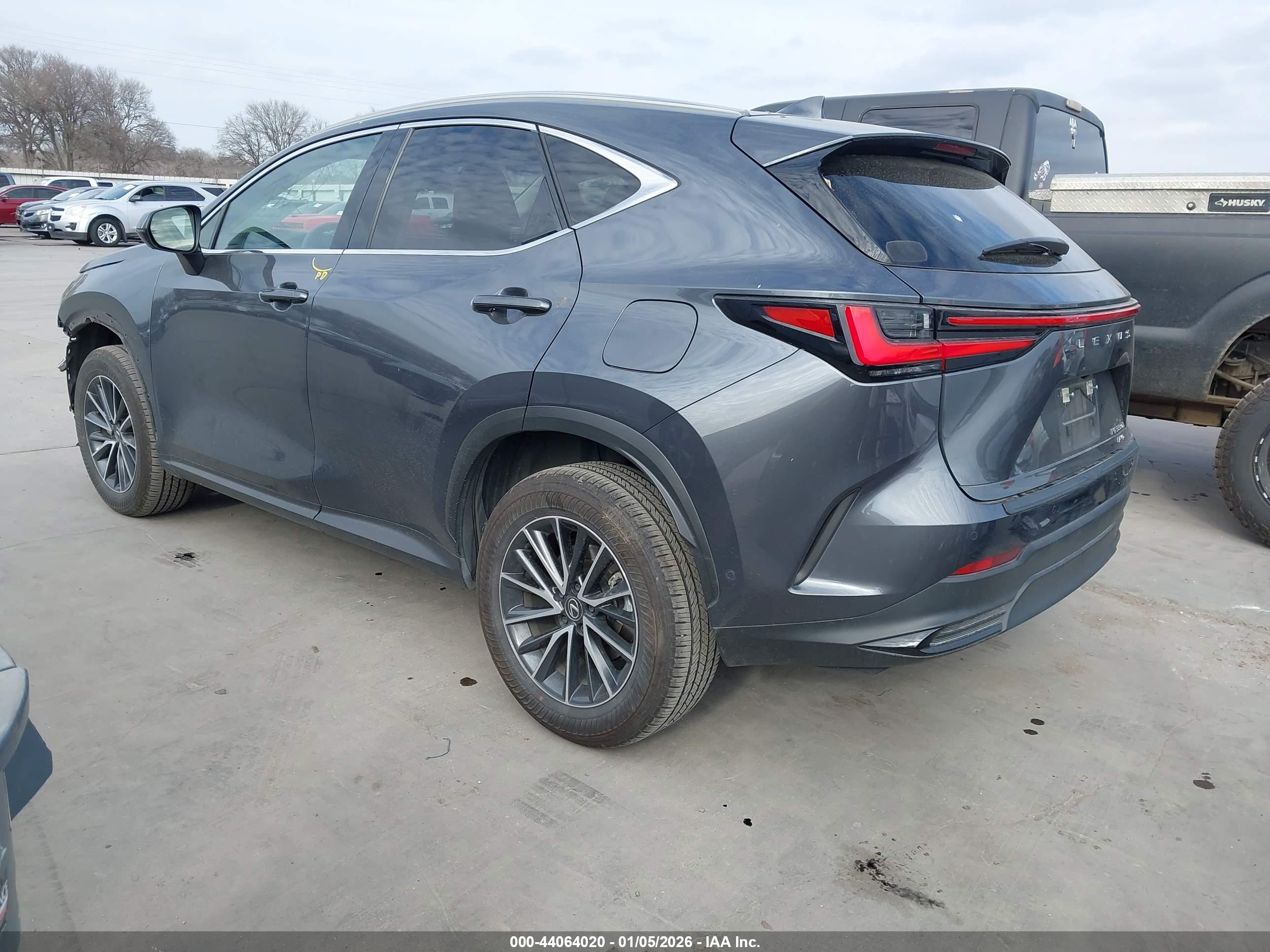 LEXUS NX image 3