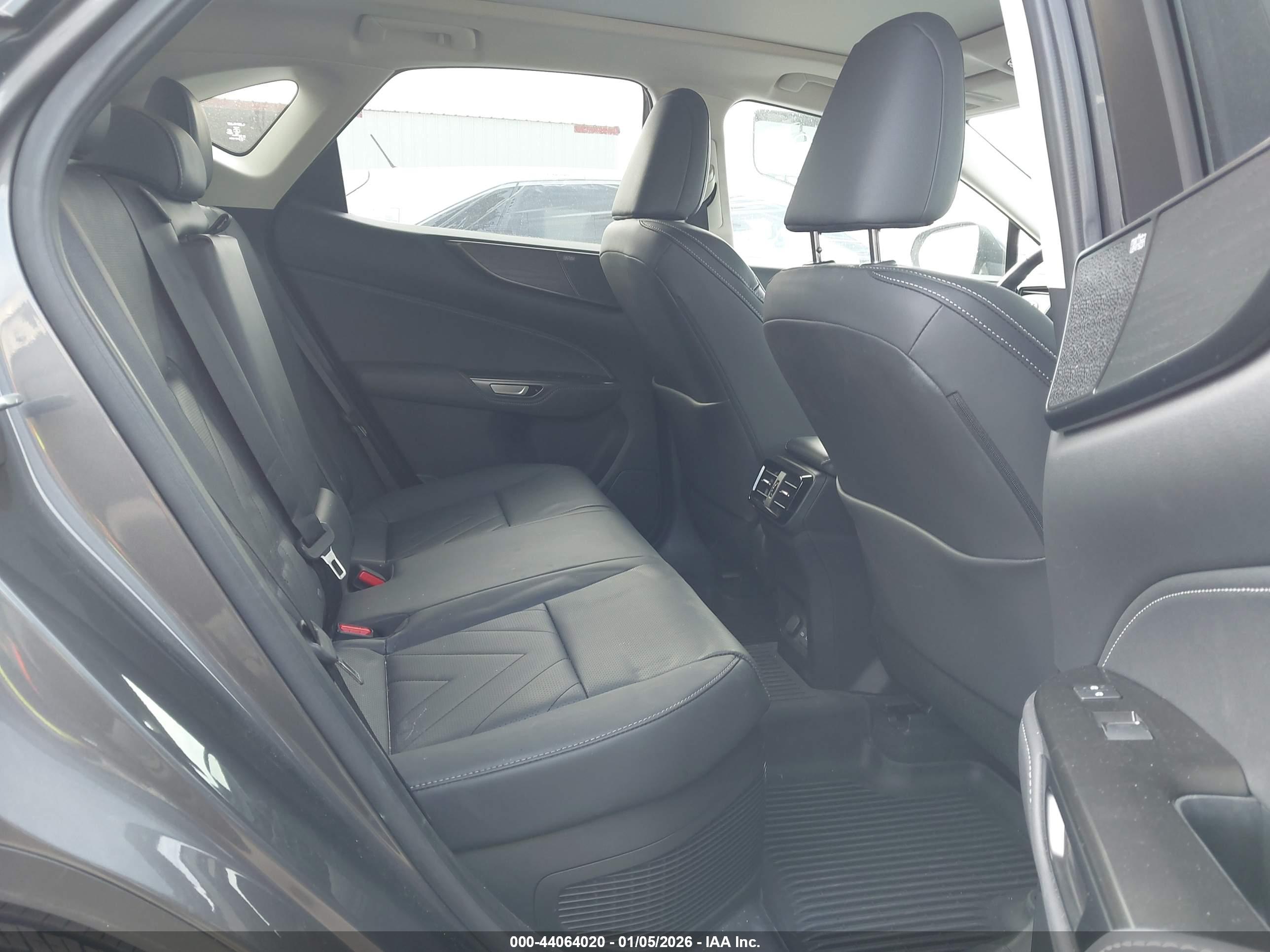 LEXUS NX image 8