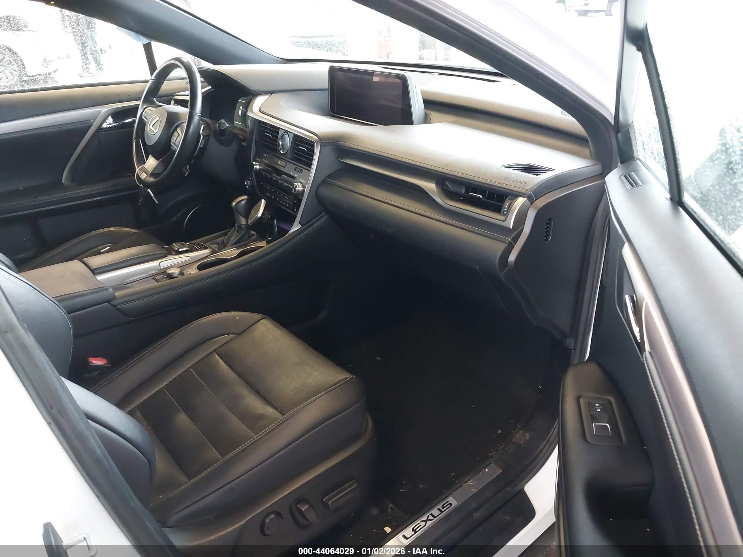 LEXUS RX image 5