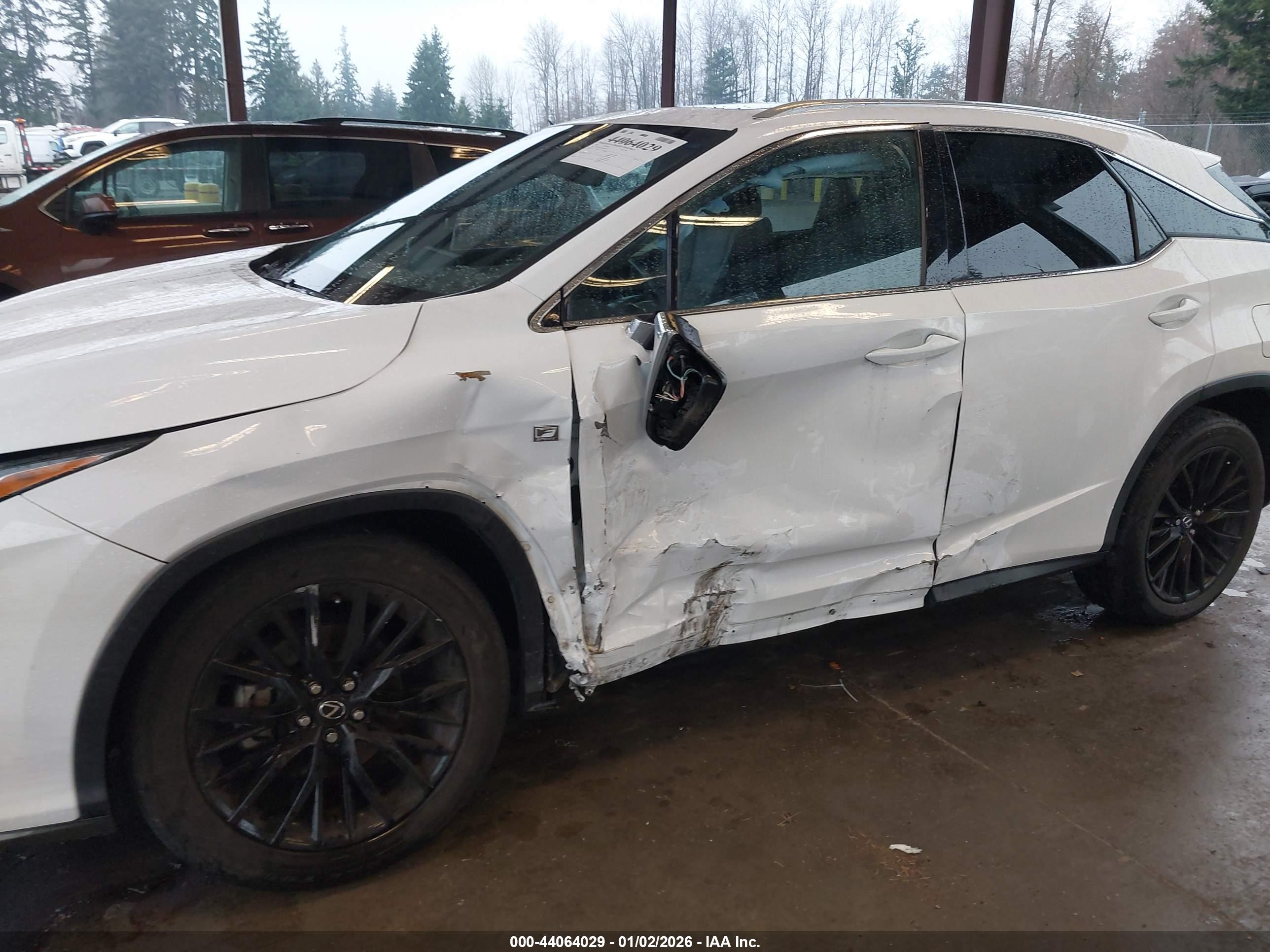 LEXUS RX image 6